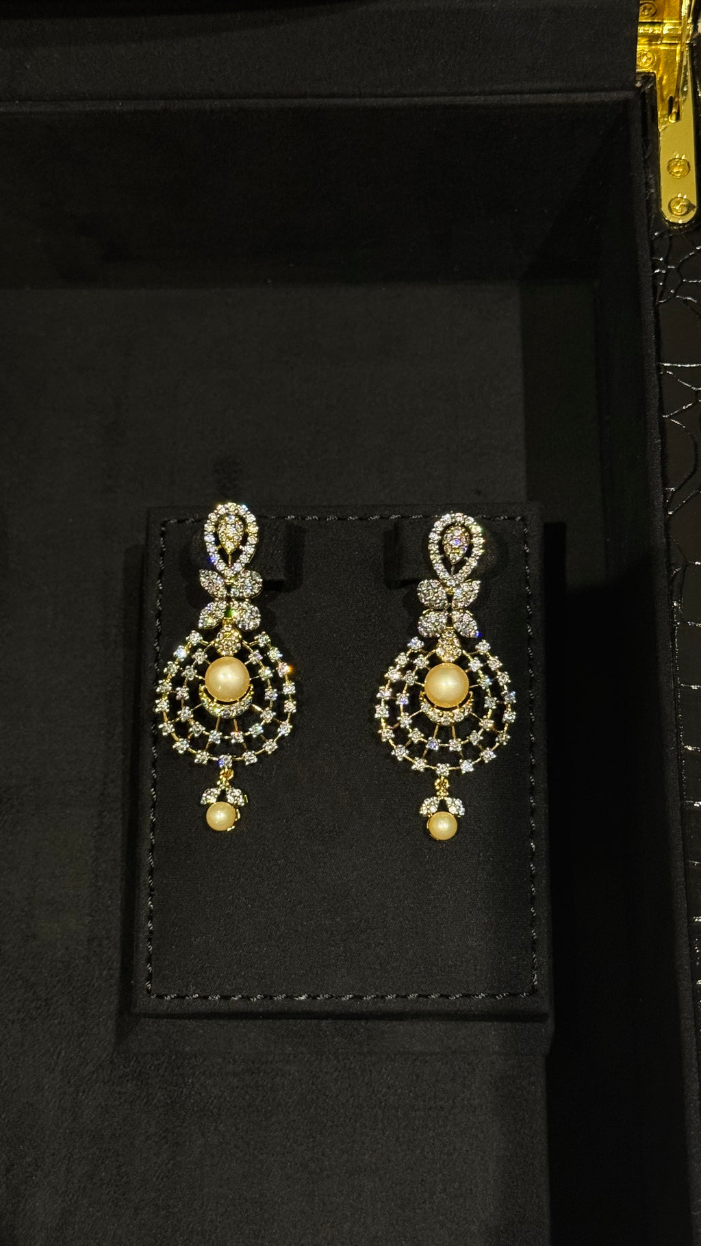 040 | SILVER & EARRINGS