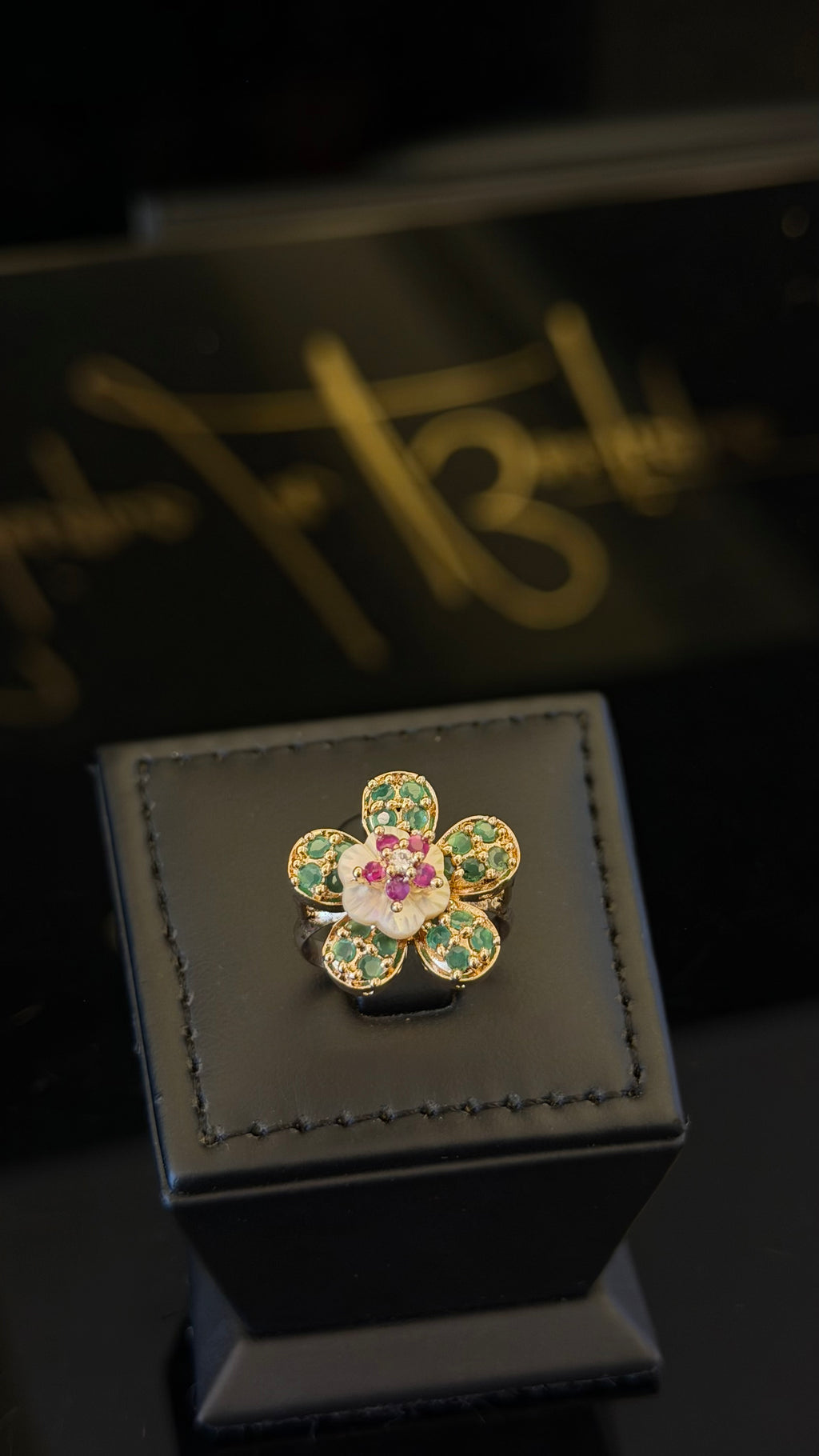 NO.077 | FLOWERS & PEARLS