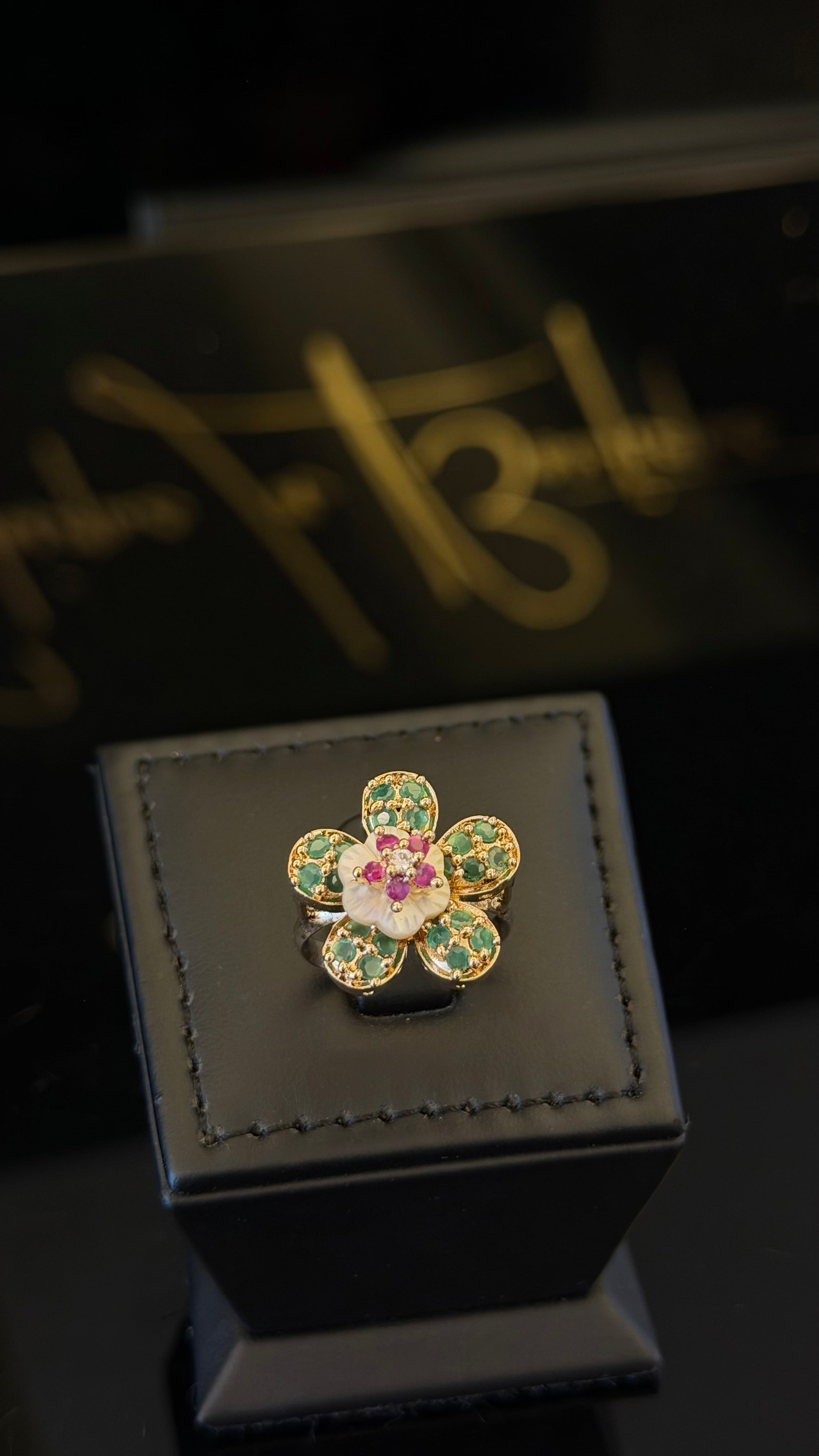 NO.077 | FLOWERS & PEARLS