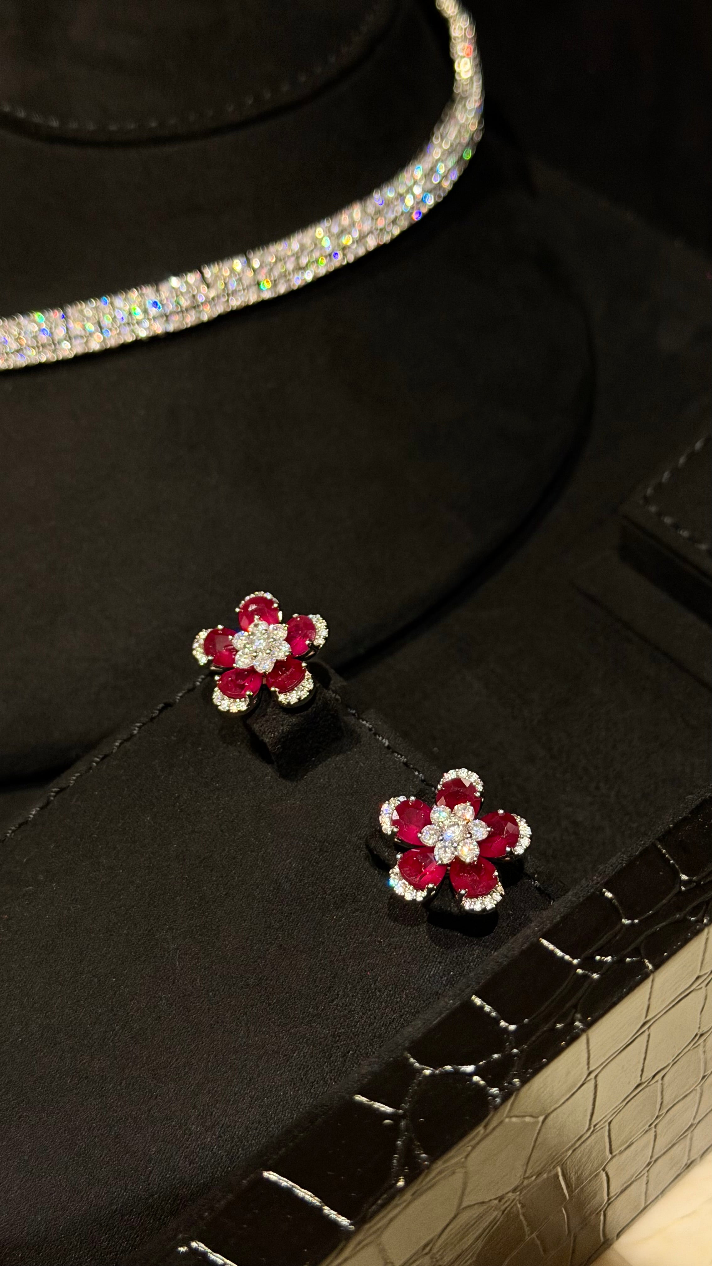 ALTWAR | RED & FLOWERS