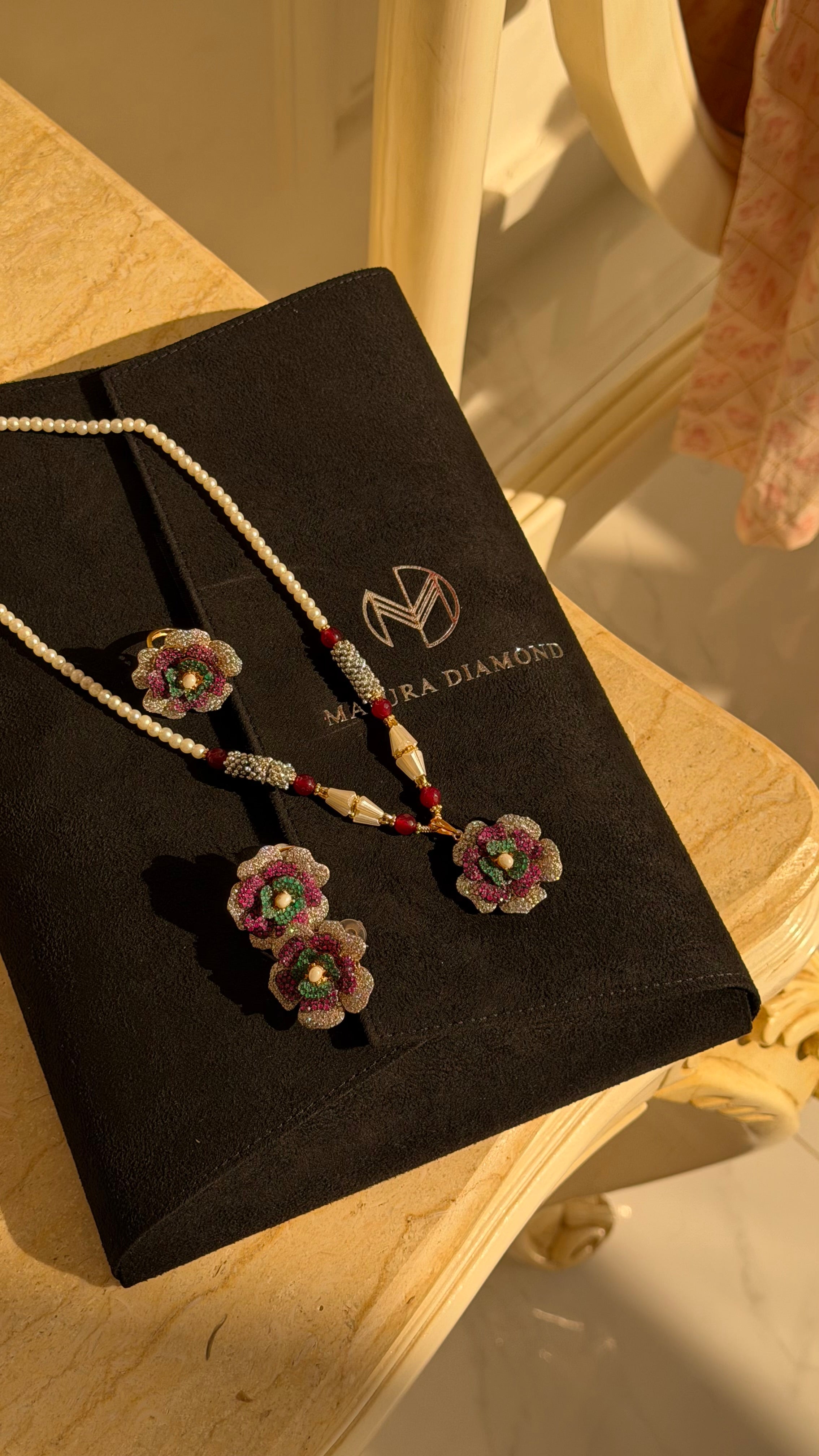 009 | FLOWER WITH RING