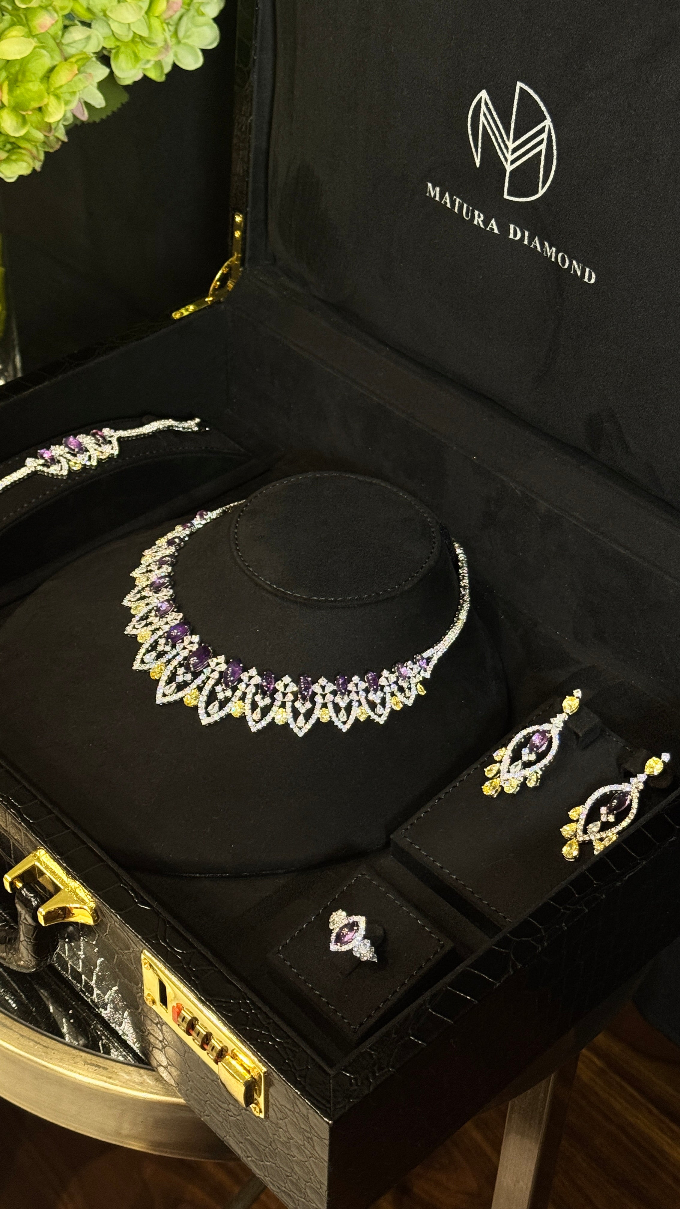 ALMAQAM | PURPLE & YELLOW