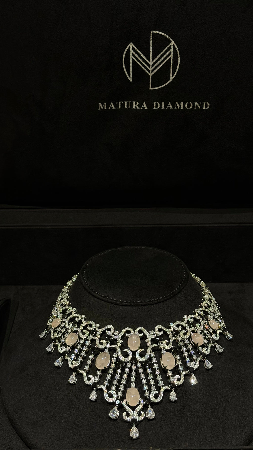 MAZYAD | ROZE QUARTZ & BLACK & PINK