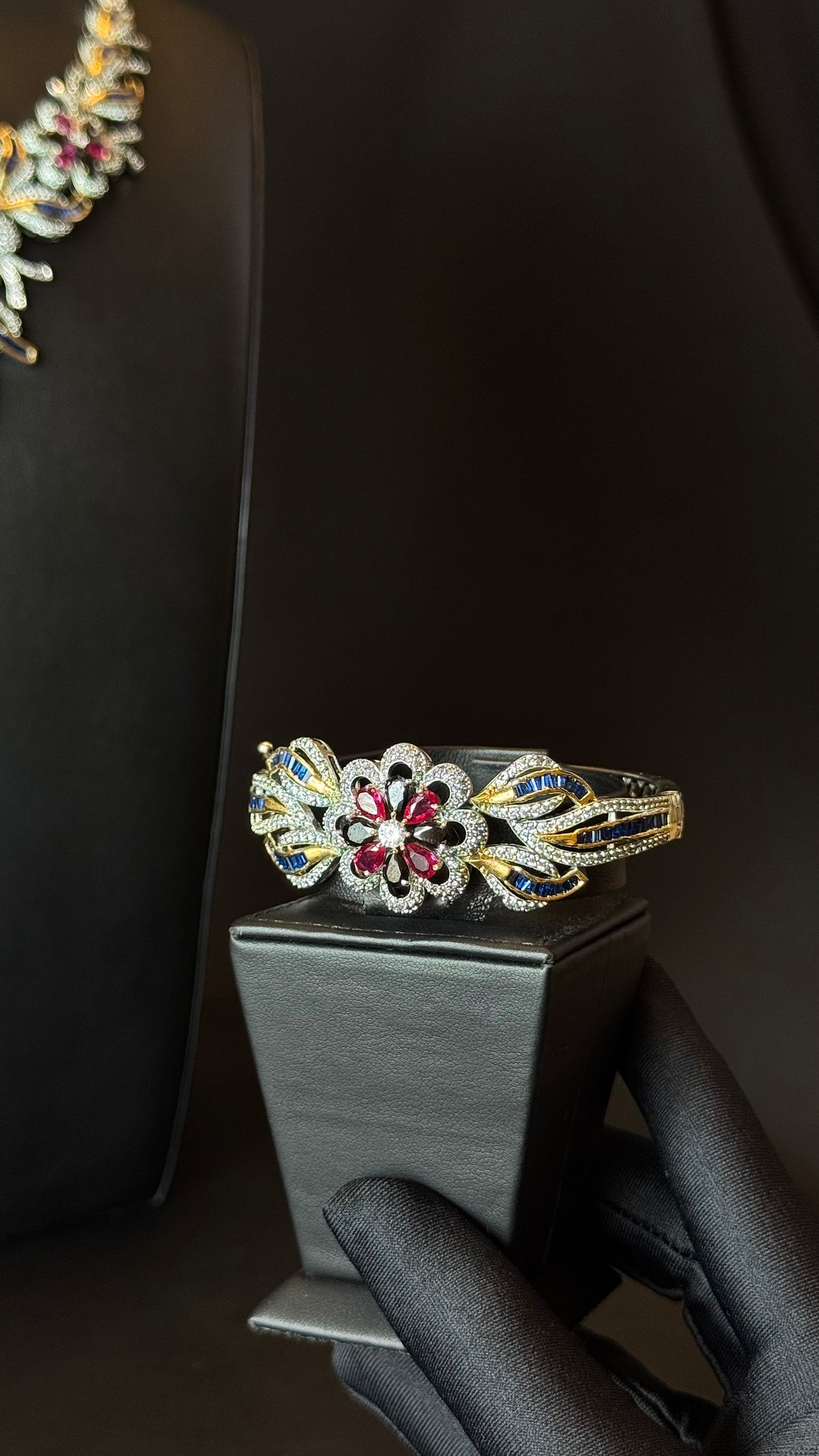 ALAWEER | PINK & BLUE & BLACK