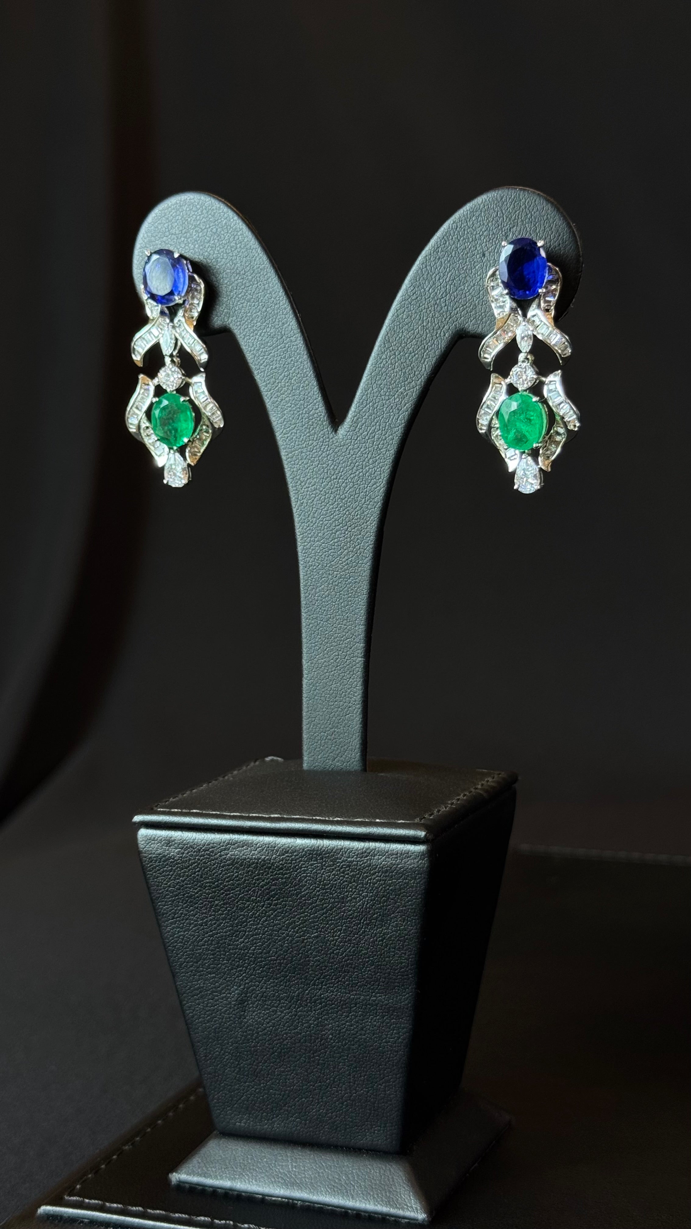 MUWAFJAH | BLUE & GREEN