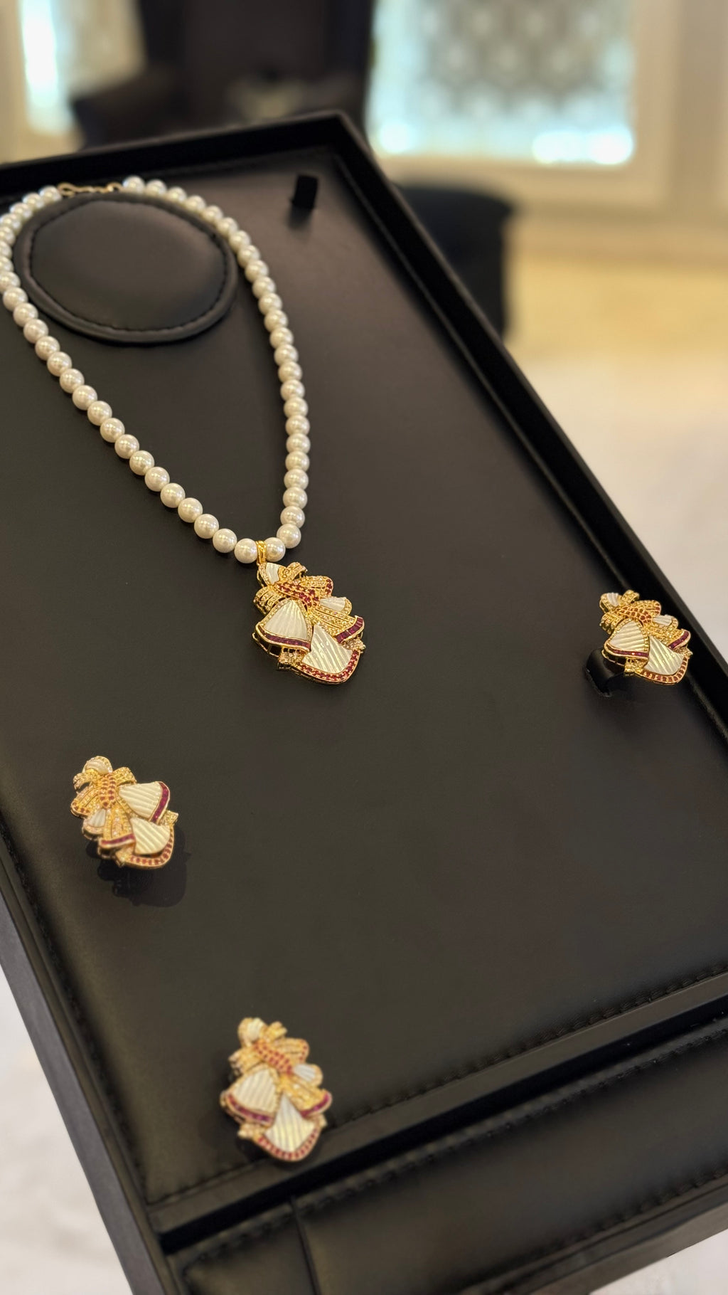 VINTAGE NO.2 | RED & SILVER & PEARLS