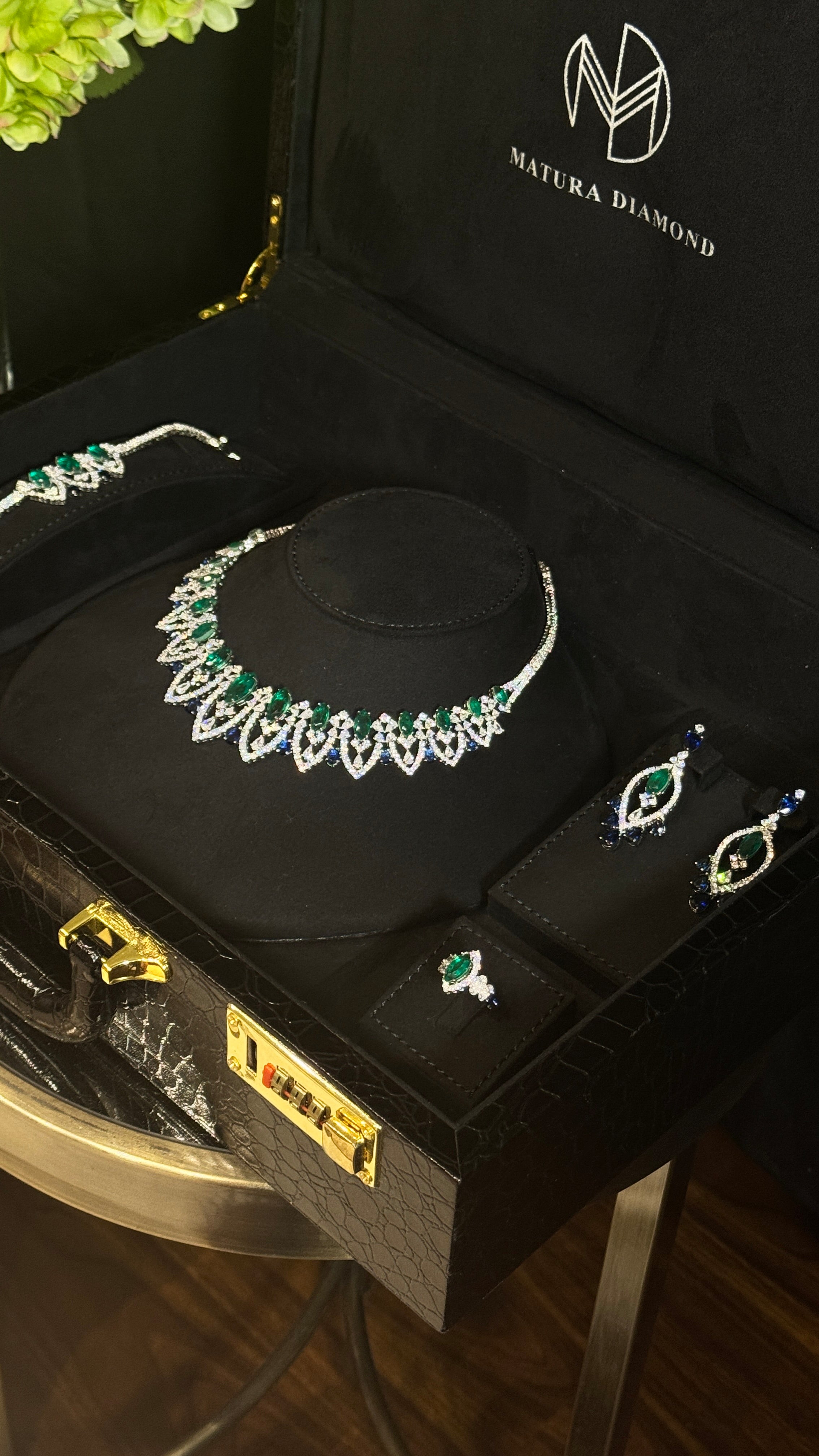 ALMAQAM | GREEN & BLUE