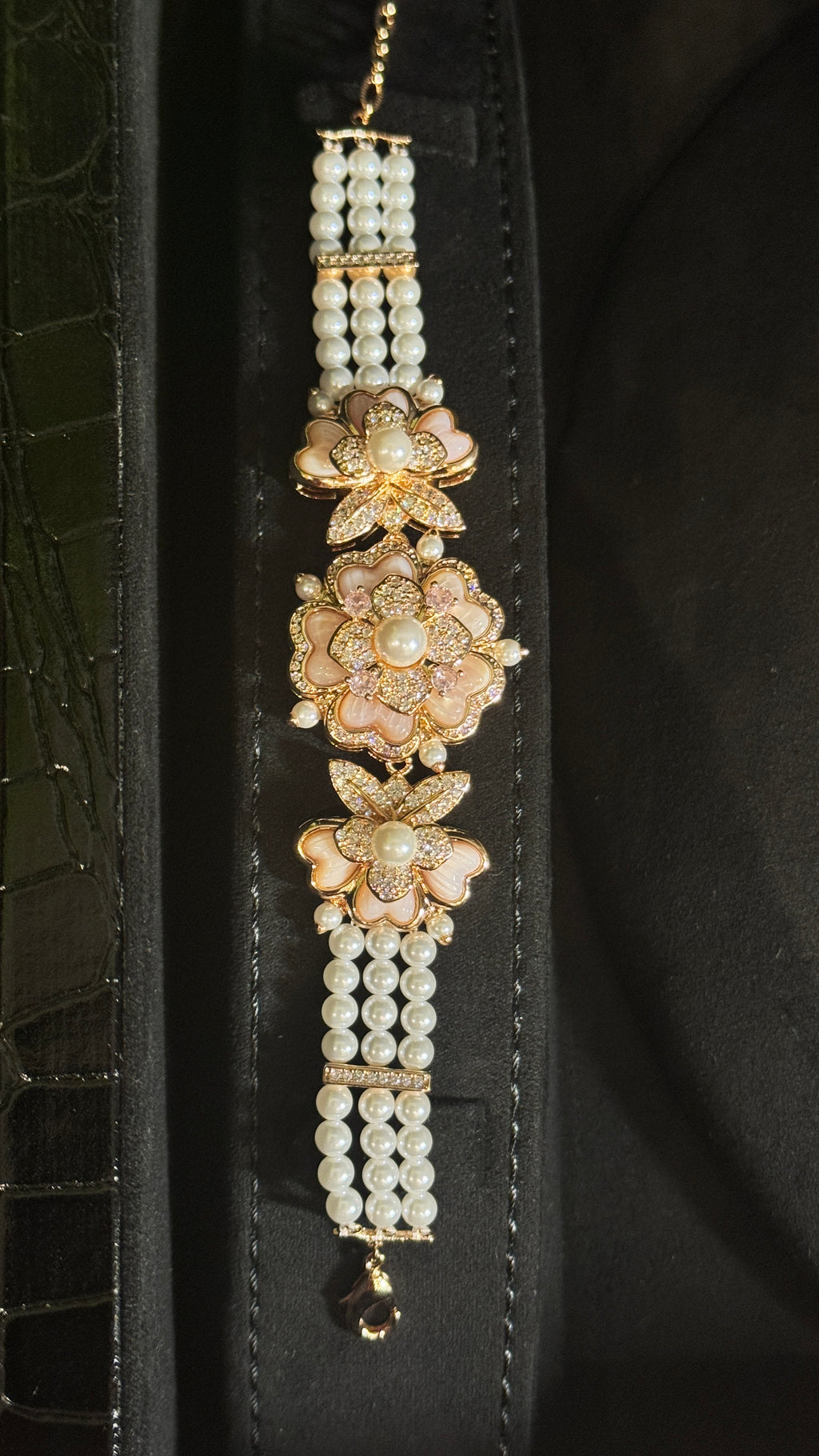 ALDHAIT | FLOWER & PEARLS & PINK