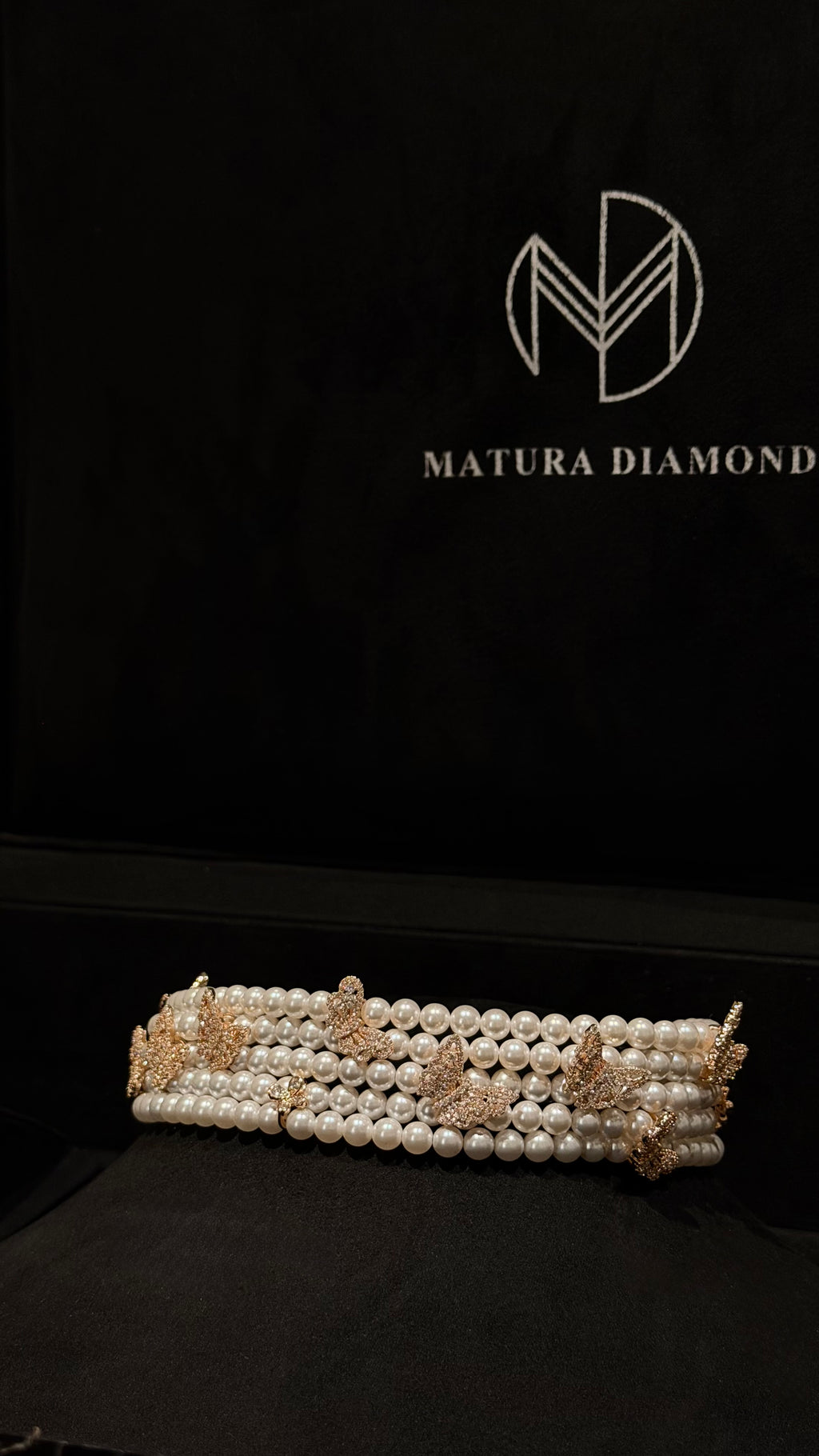 BUTTERFLY CHOKER (NO RING) | PEARLS