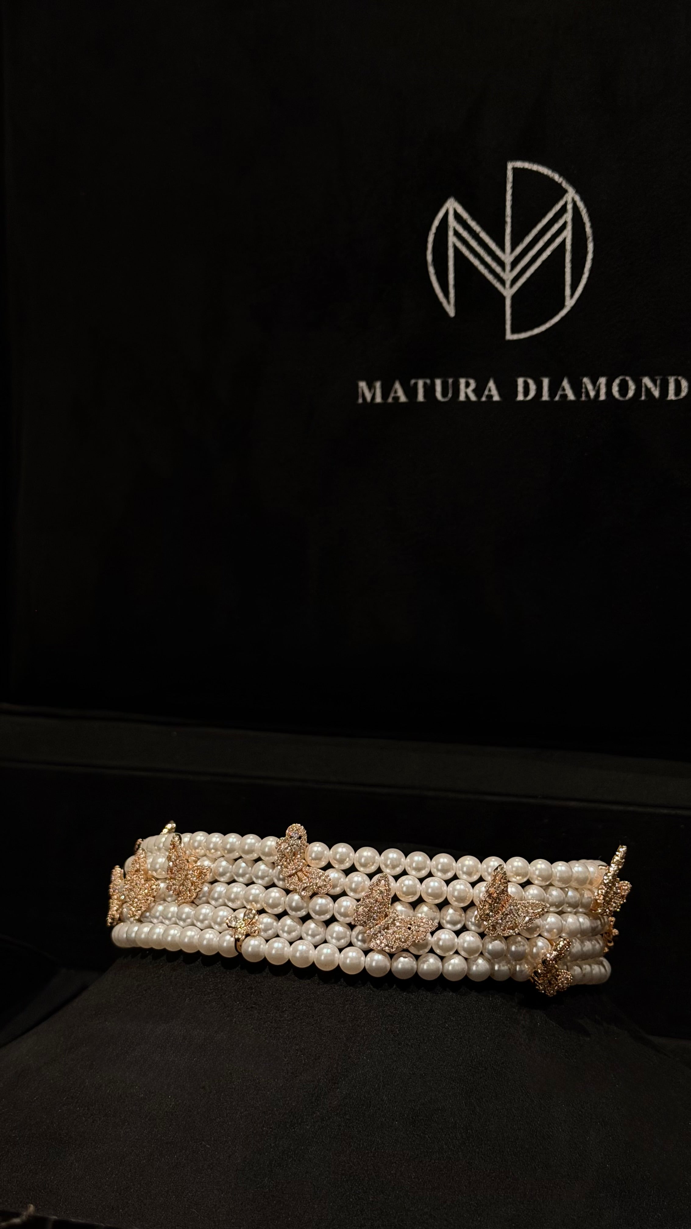 BUTTERFLY CHOKER (NO RING) | PEARLS