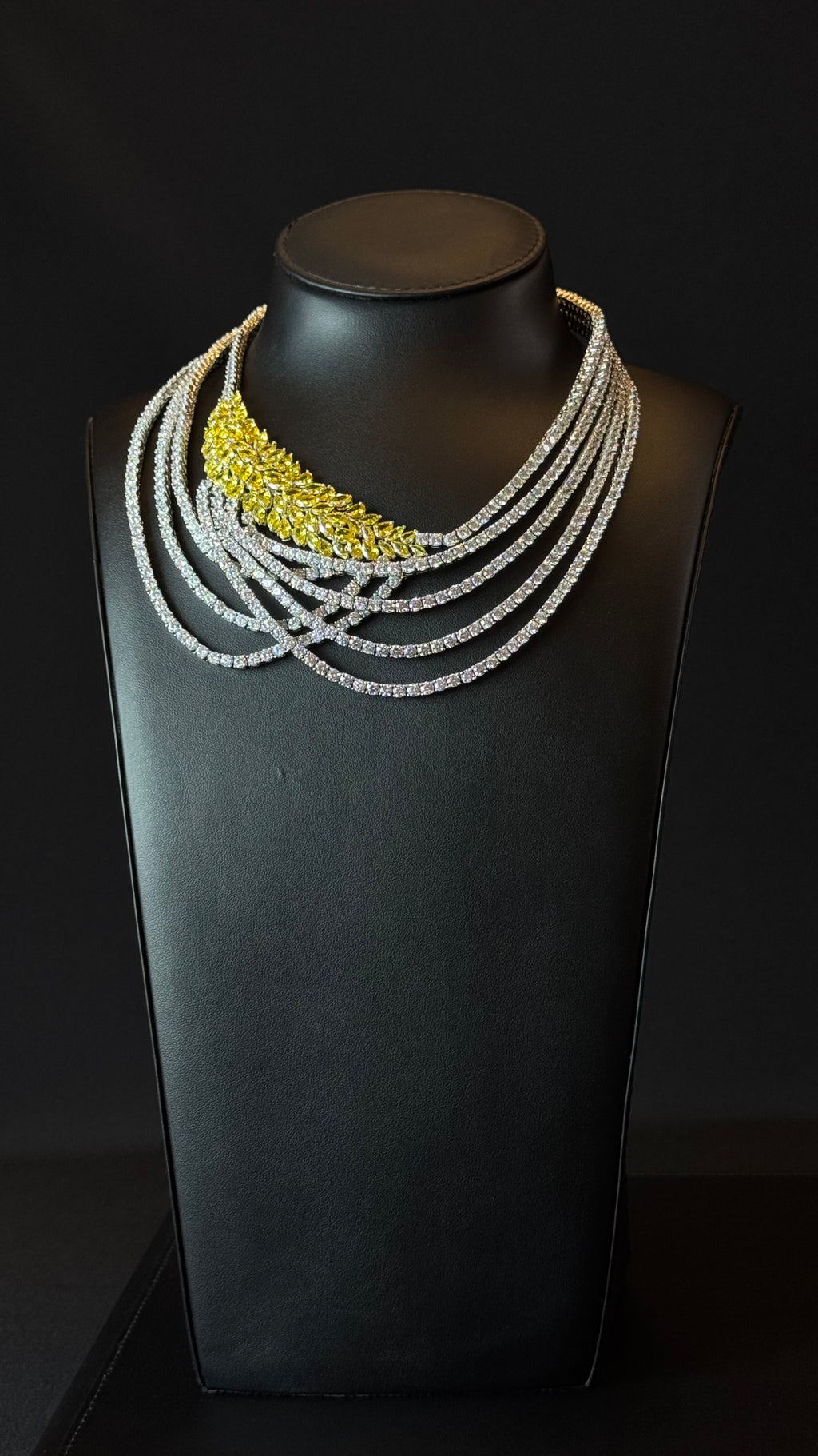 ALMIZHAR 2 | WHITE & YELLOW