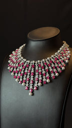 ALMARR | PEARLS & RED