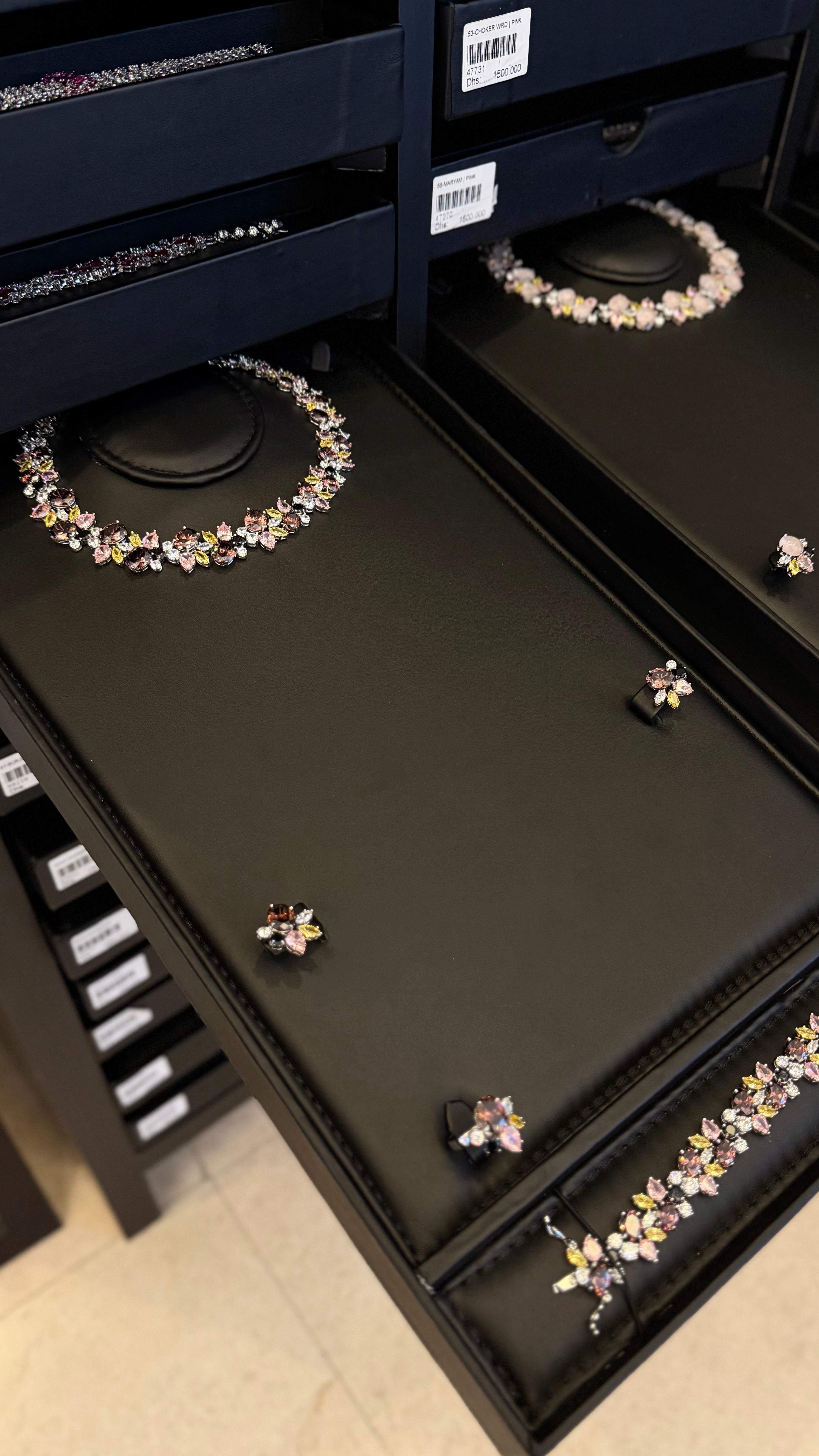 ALMUTAINA | BROWN & COLORED