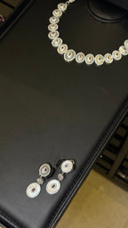 ALSAFA | WHITE & SILVER