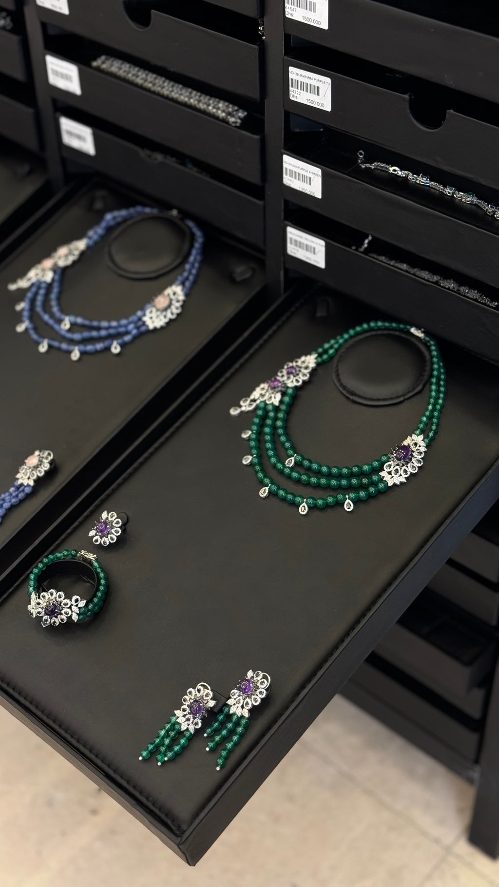 NAKHEEL | GREEN & PURPLE & BLACK