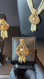 MZON | PEARLS & DARK BLUE