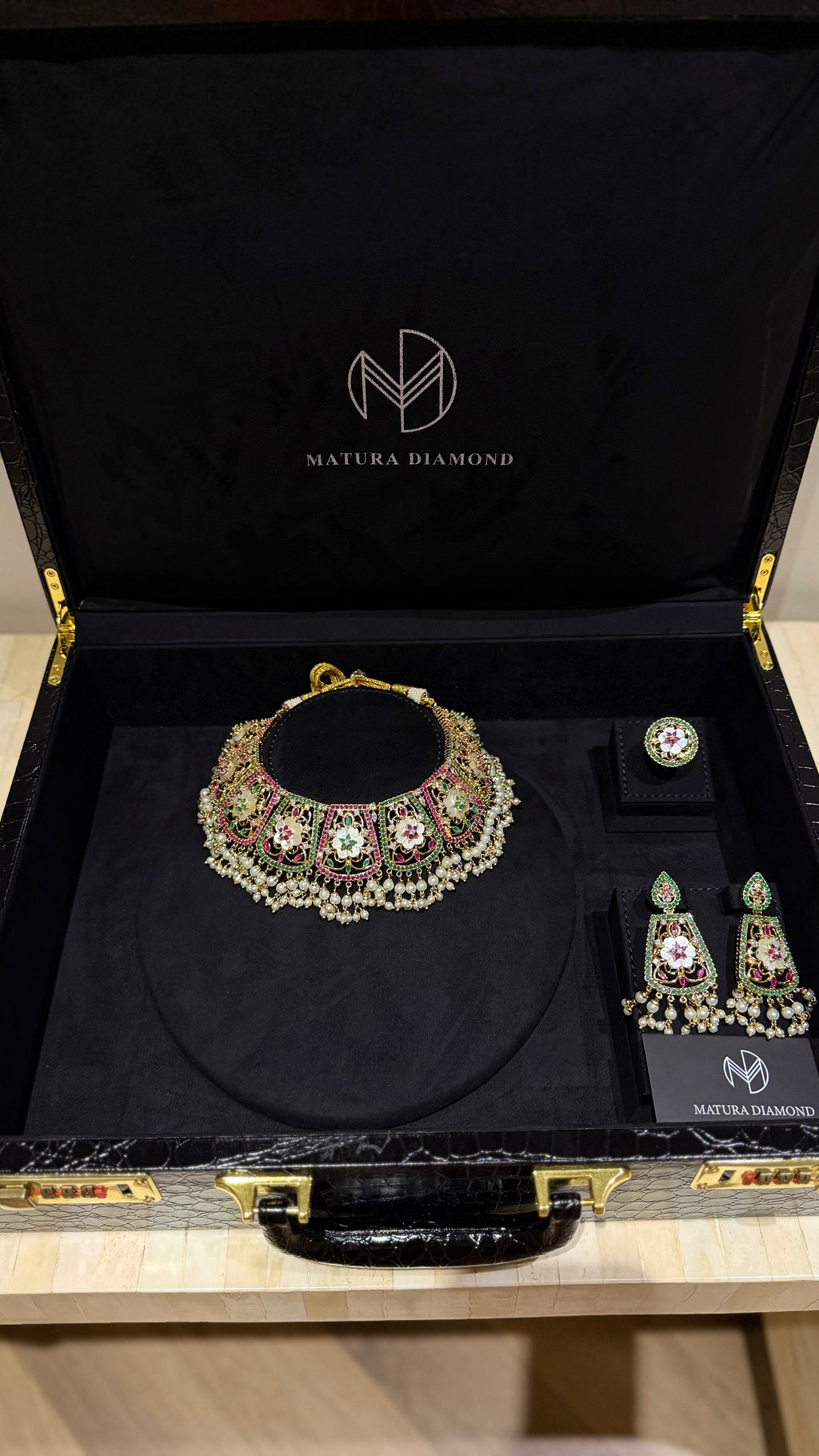 NO.059 | CHOKER & RED & GREEN