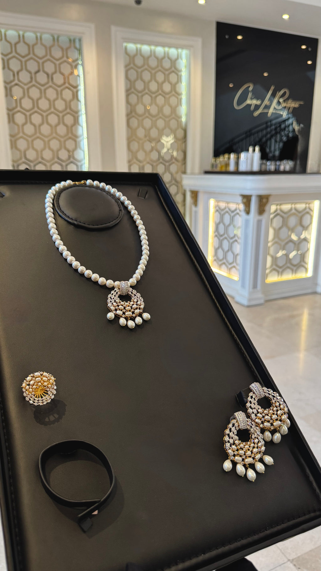 WHITE 003 | SILVER & GOLDEN