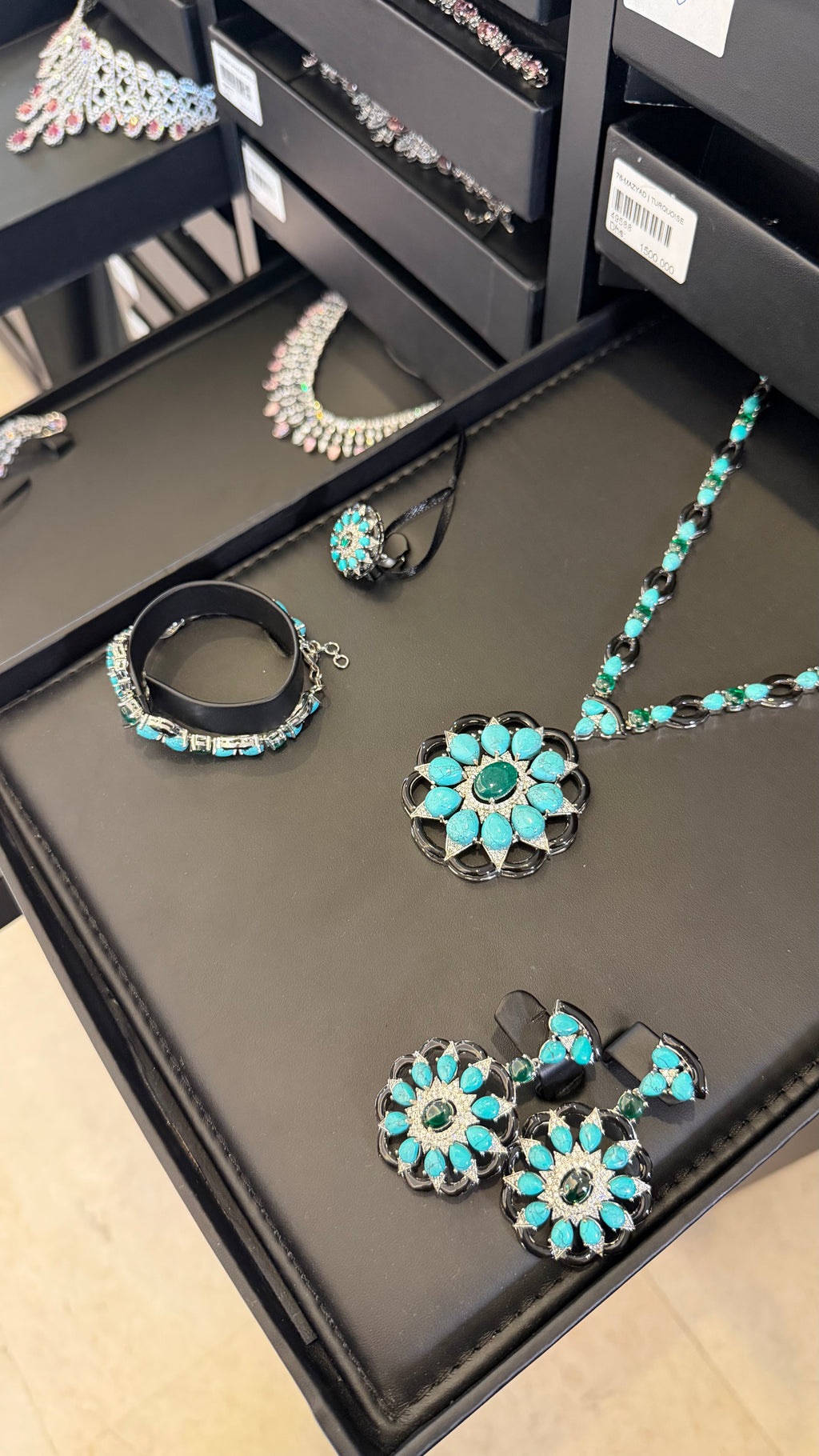 SHOJOON | TURQUOISE & BLACK