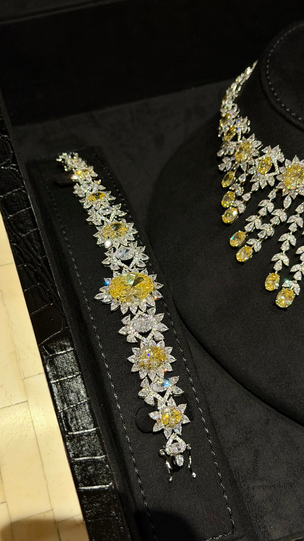 SHAMSA | YELLOW