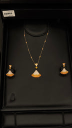 BEE | ORANGE & R GOLDEN