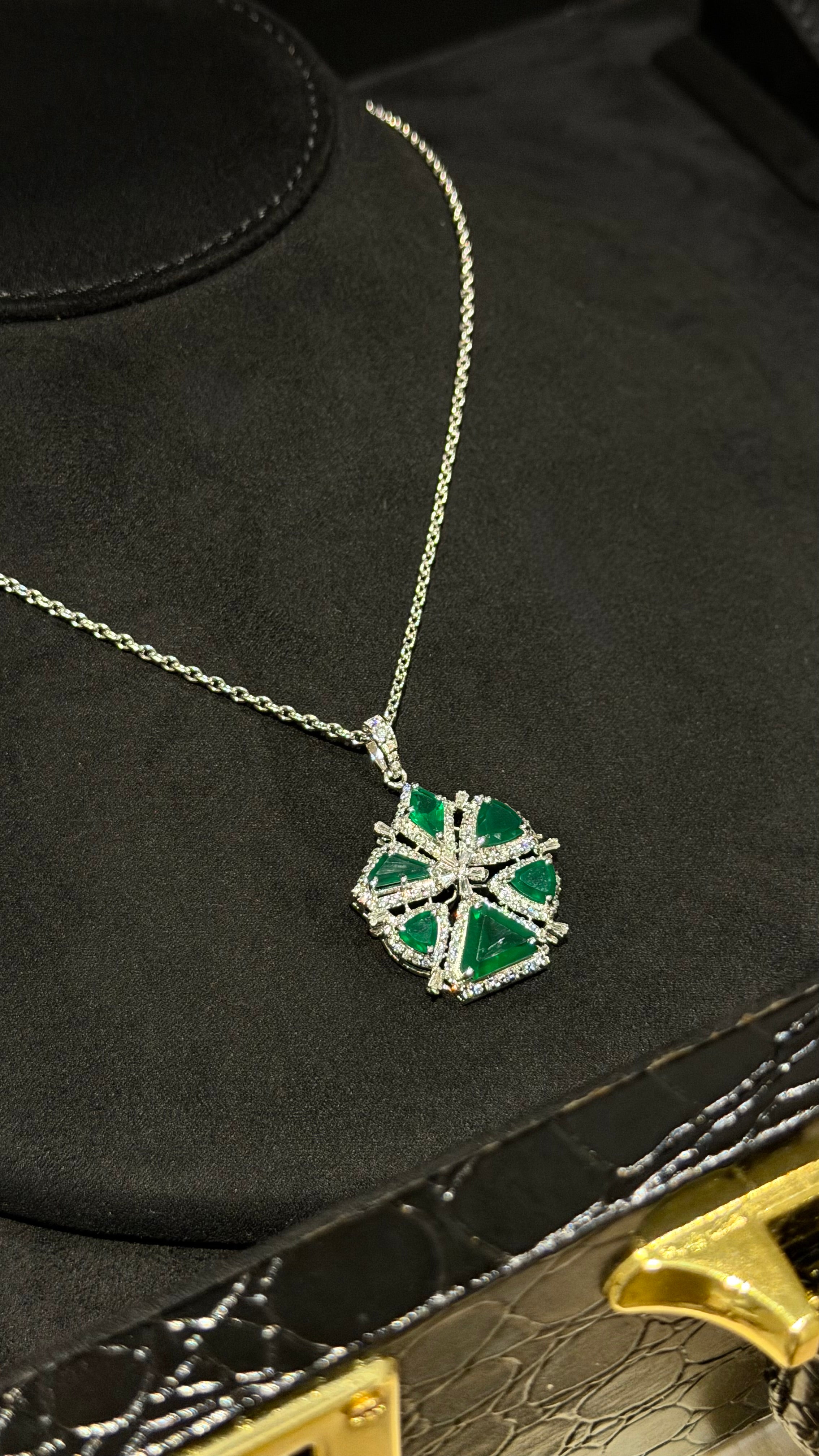 ALMUBAZARA | SILVER & GREEN