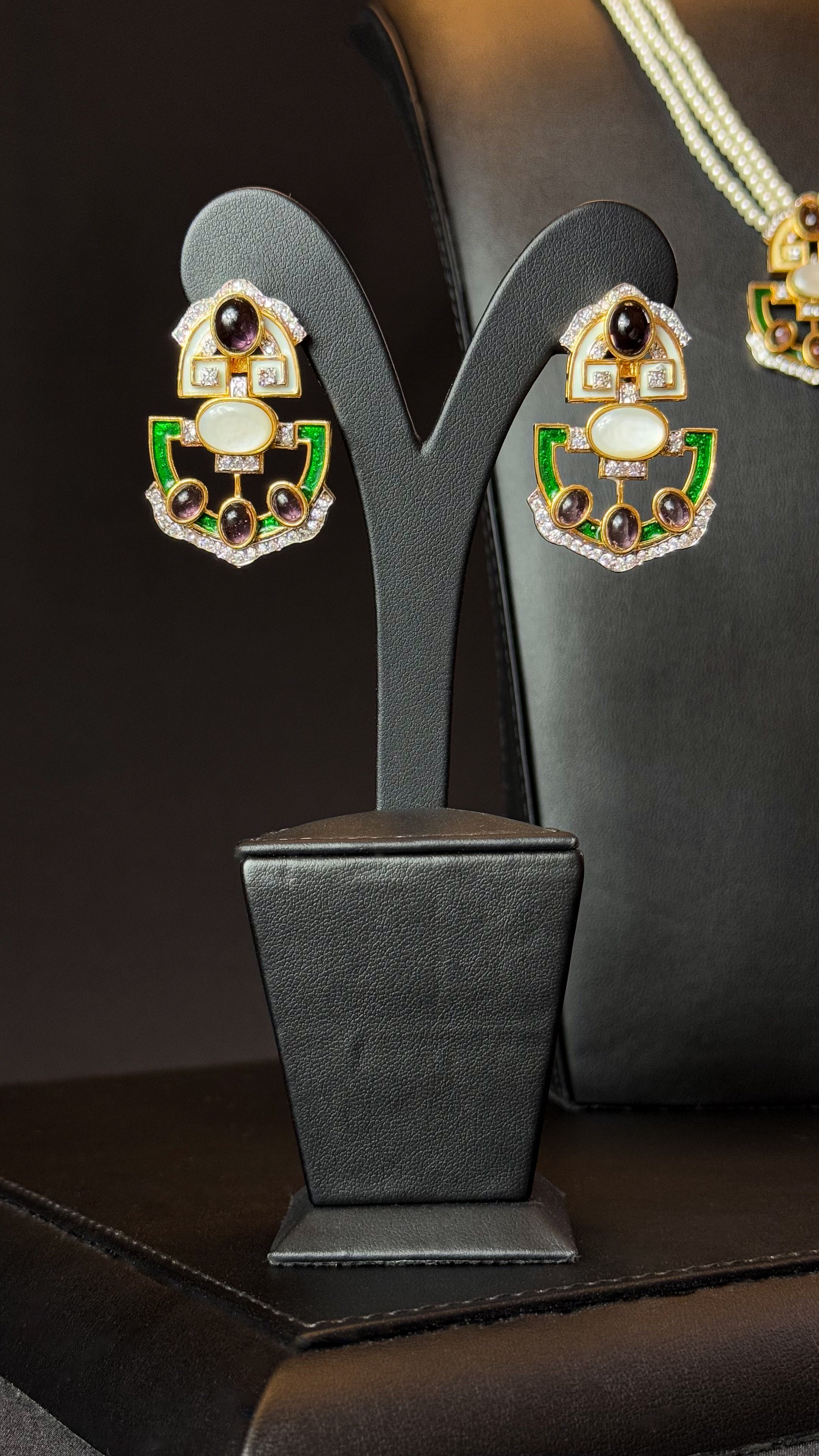 010 | PEARLS & SILVER & BROWN