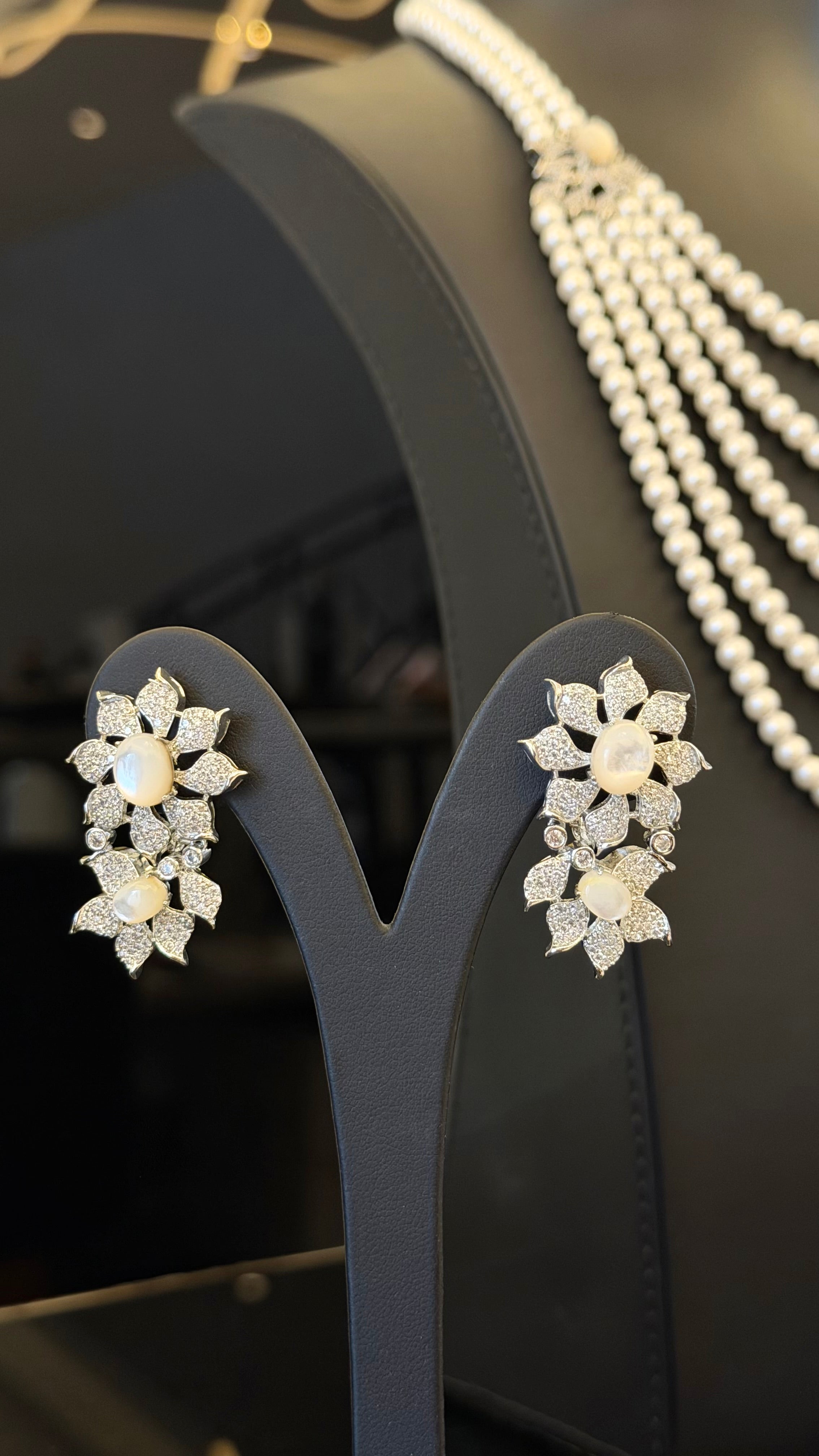 ALKUWAITAT | WHITE