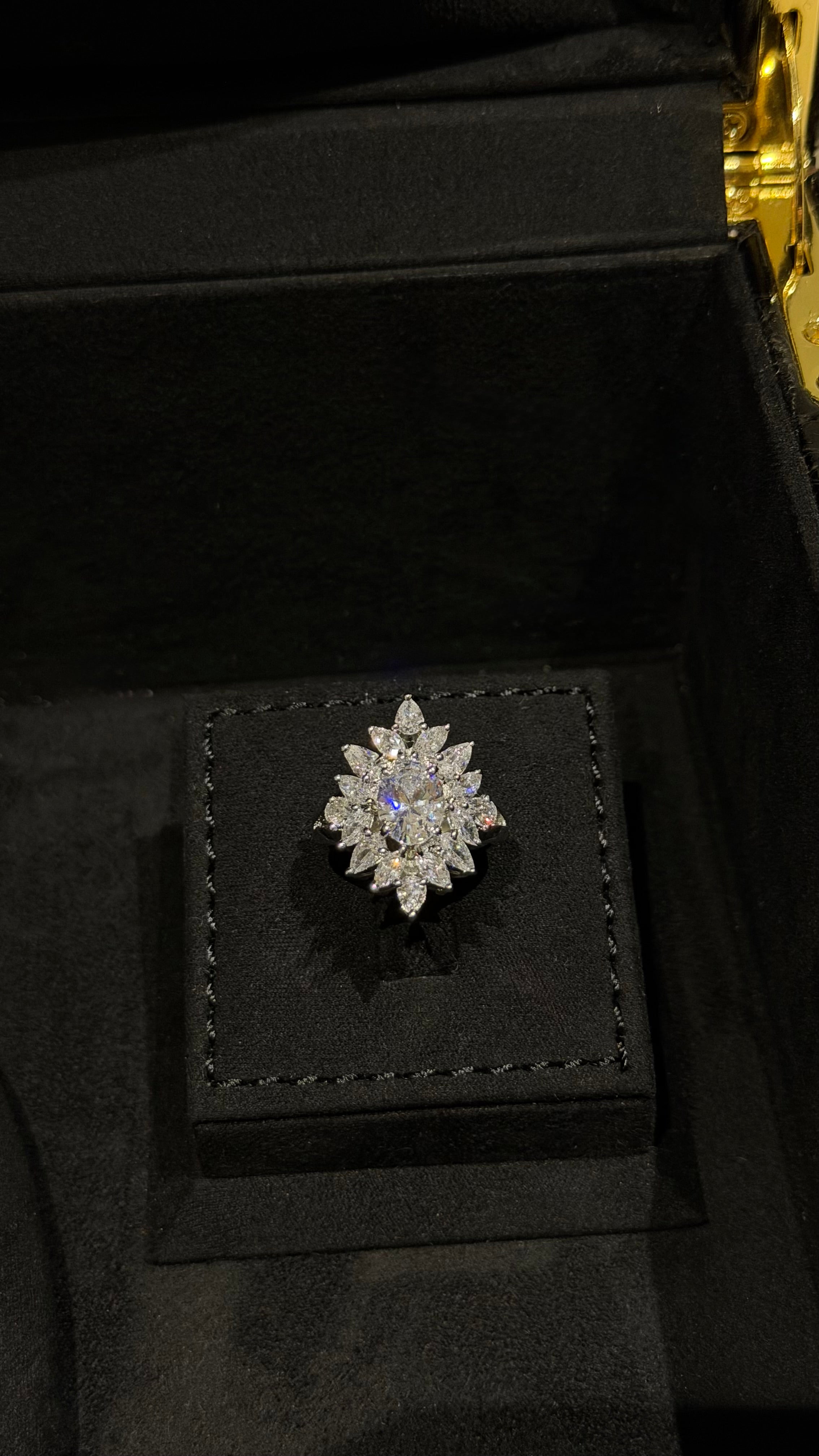 HATTA | WHITE & LINES