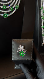 FLOWERS | LINES & GREEN