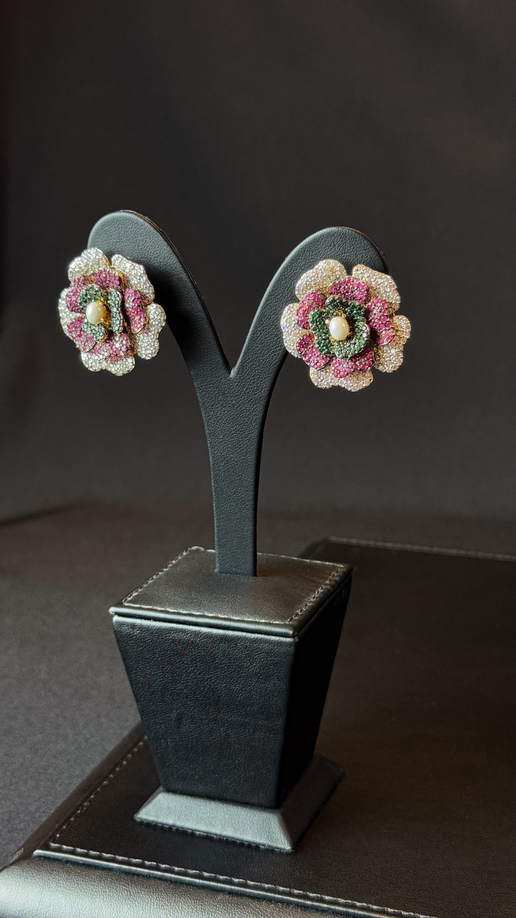 009 | FLOWER & SILVER & RED