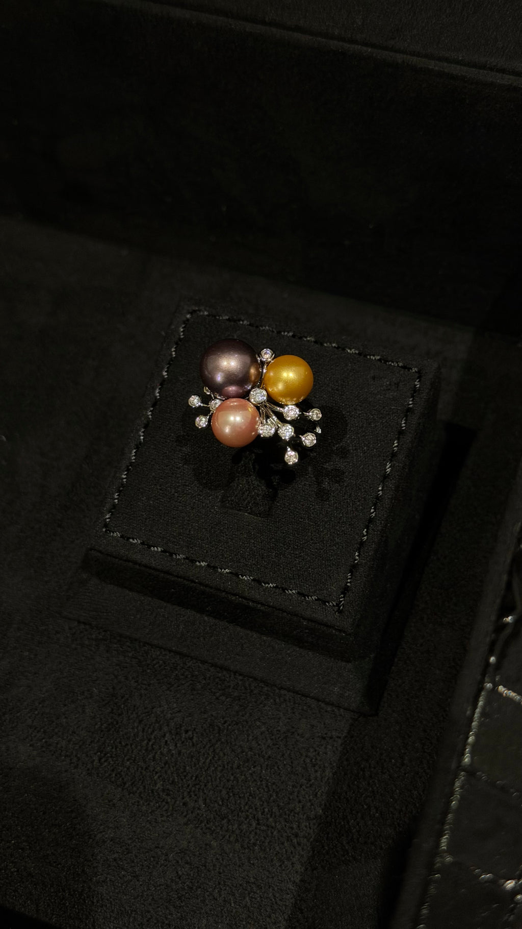 PEARLS-015 | GOLDEN & GREY