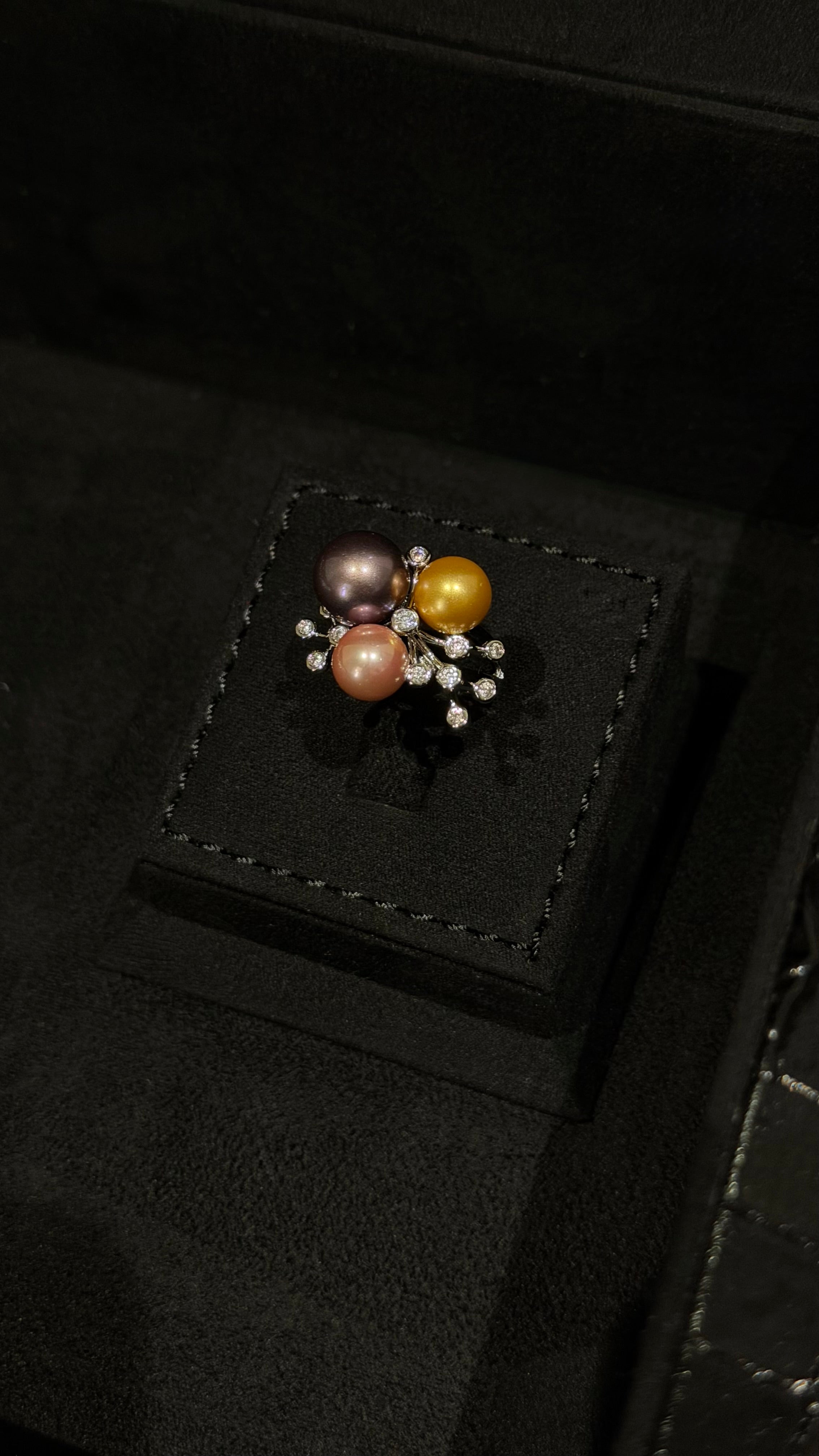 PEARLS-015 | GOLDEN & GREY