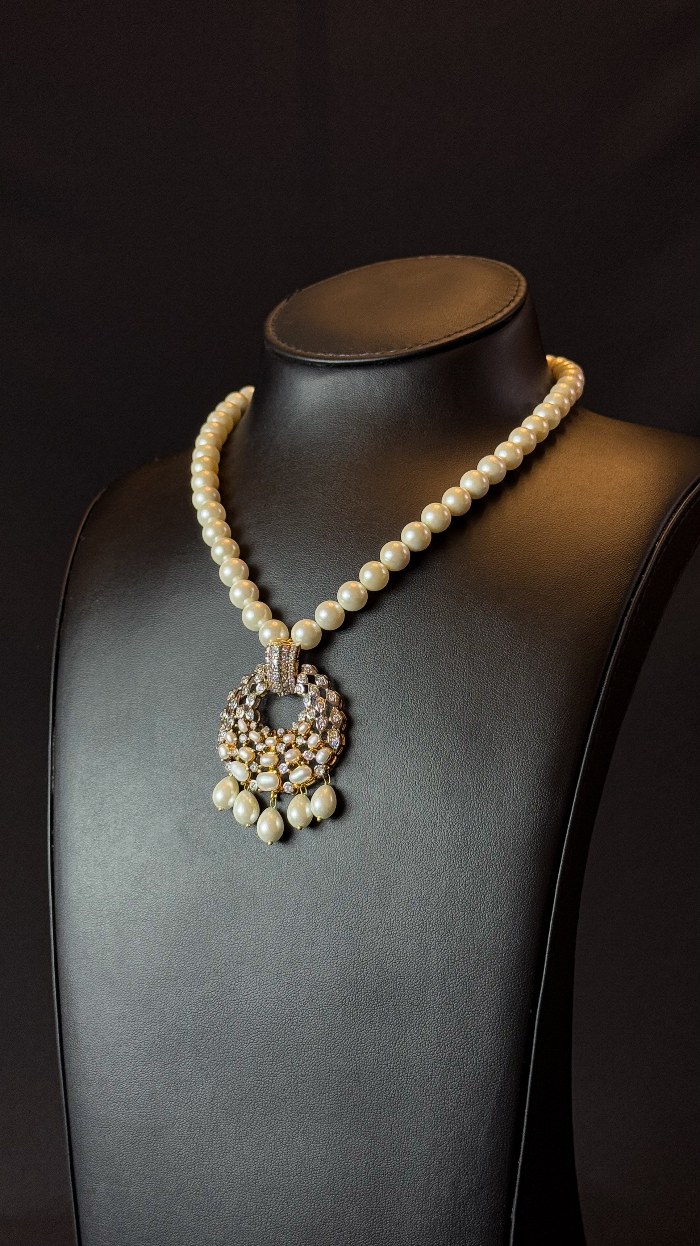 WHITE 003 | SILVER & GOLDEN