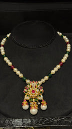 039 | SILVER & PEARLS