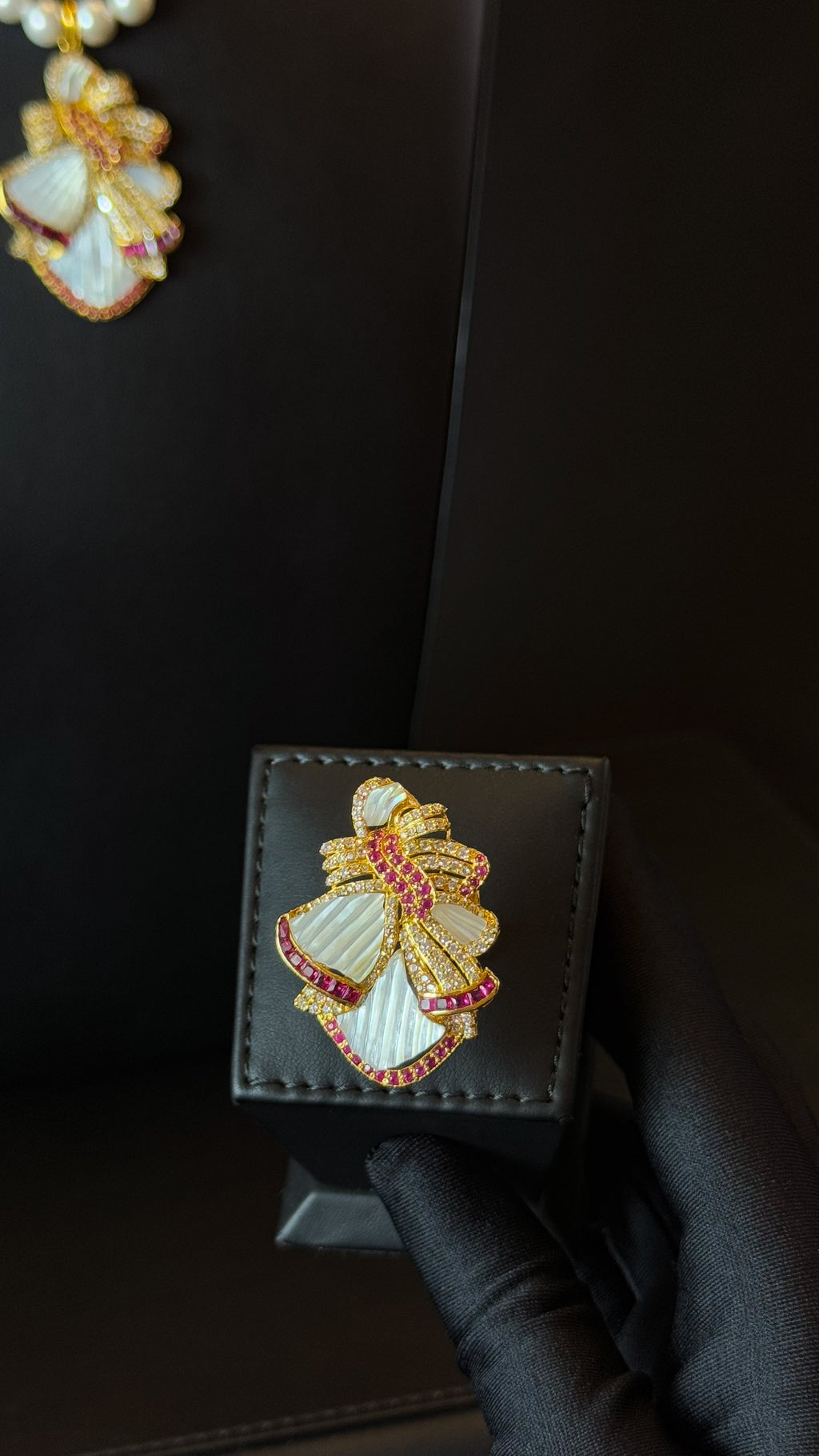 VINTAGE NO.2 | RED & SILVER & PEARLS