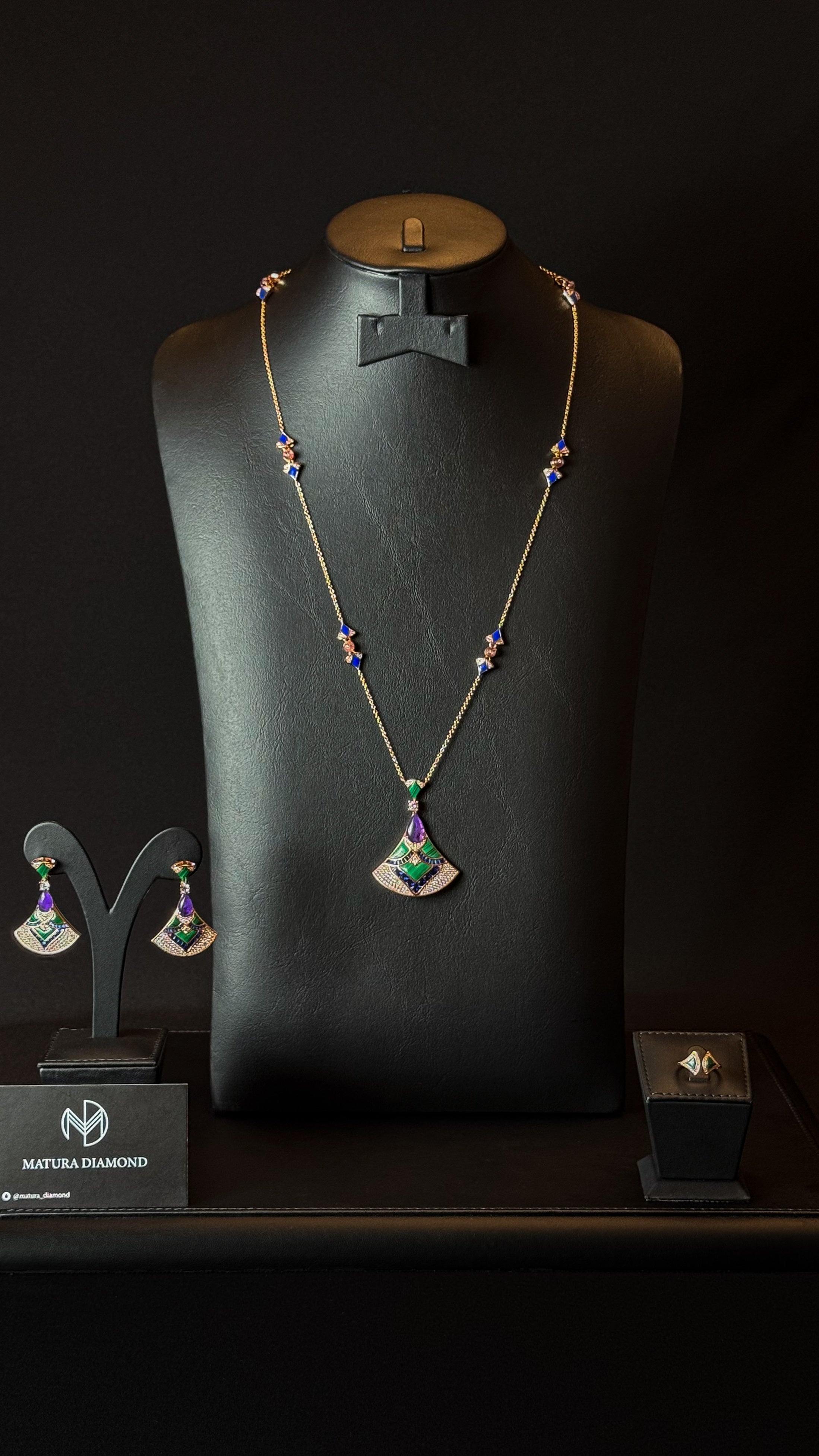 BEE | GREEN & PURPLE