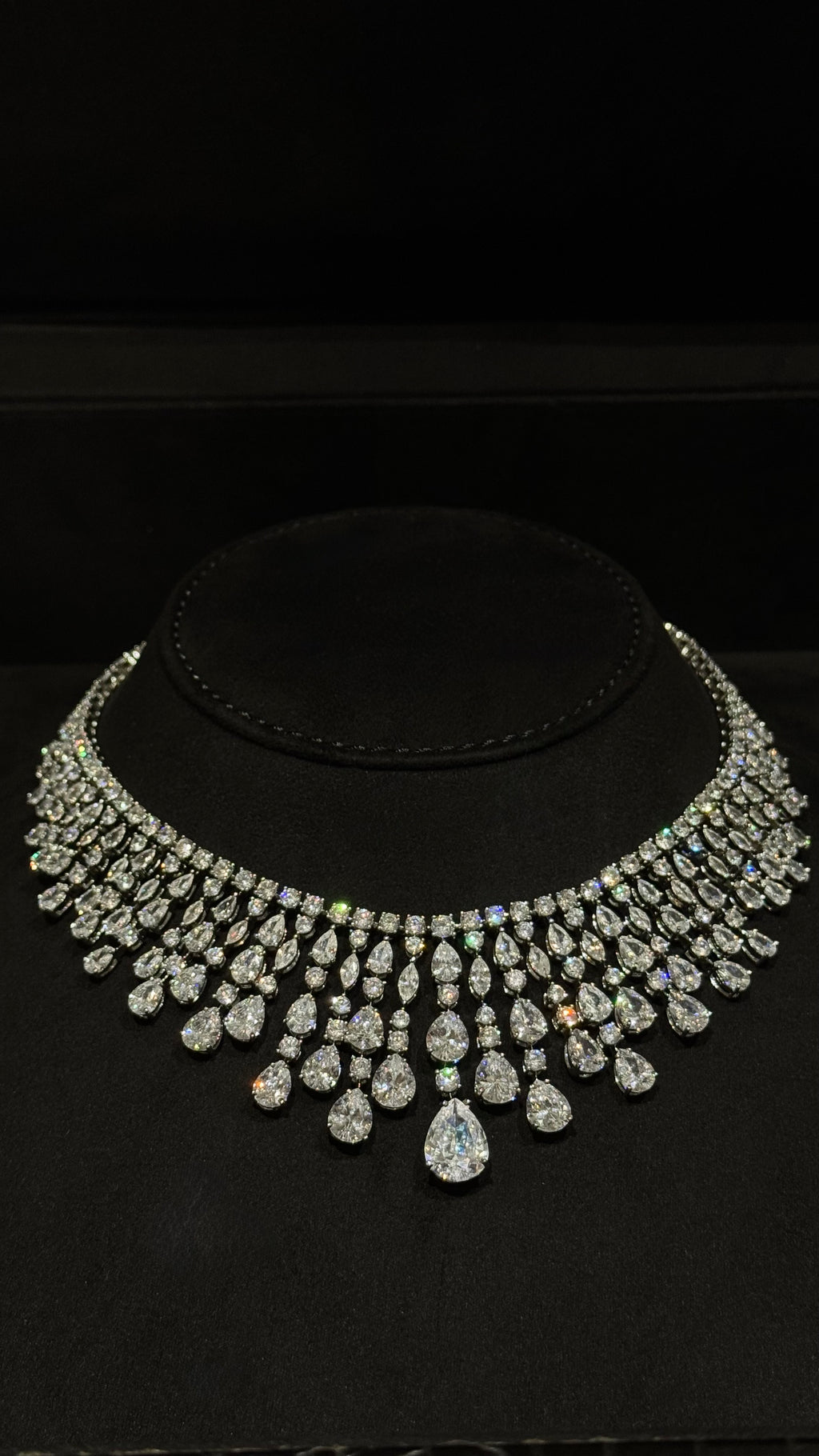 JABAL ALI | WHITE