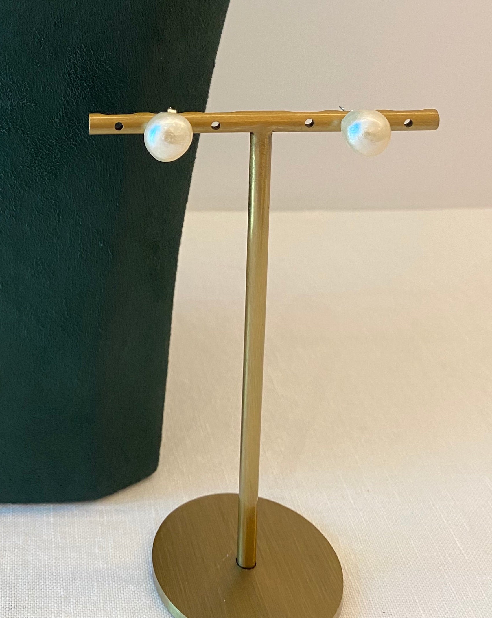 EARRINGS PEARLS | WHITE