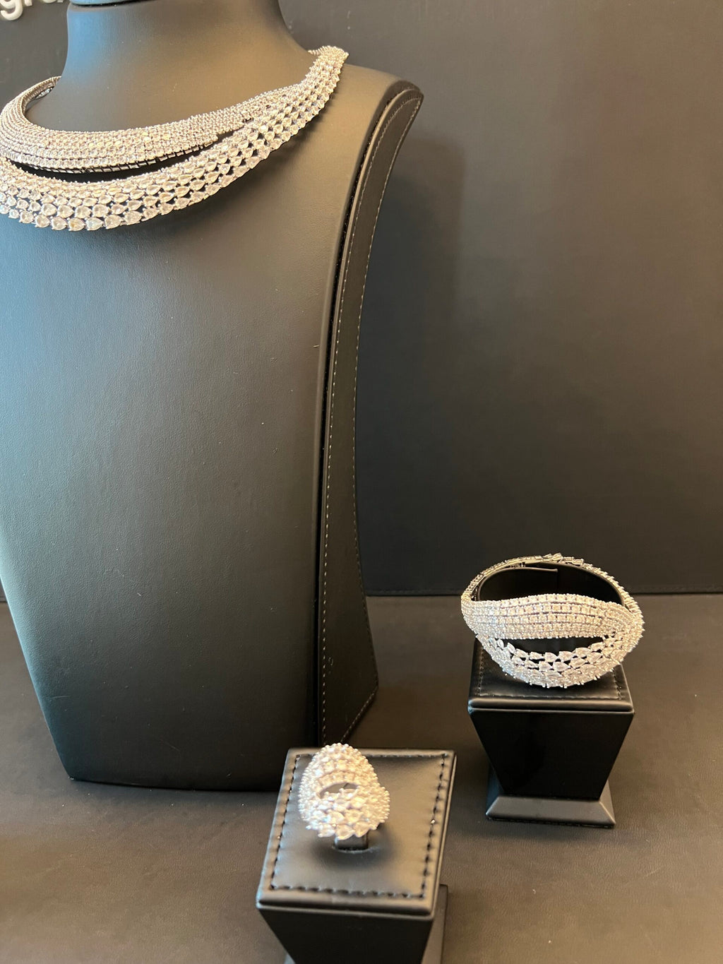 MADINAT ZAYED | WHITE