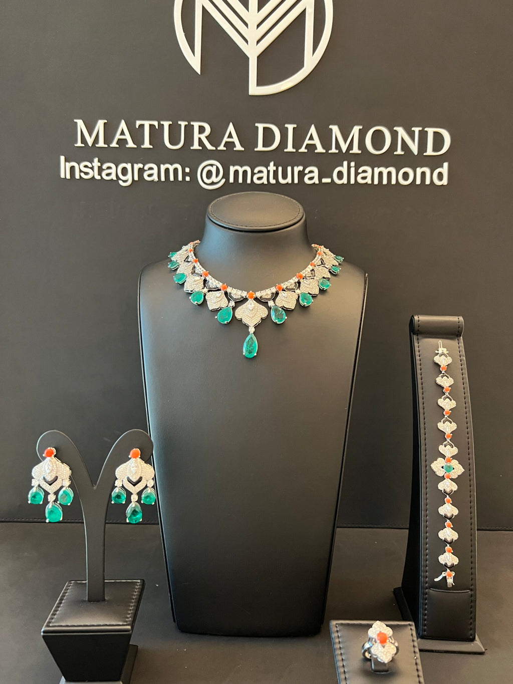 RAWAN | GREEN & ORANGE