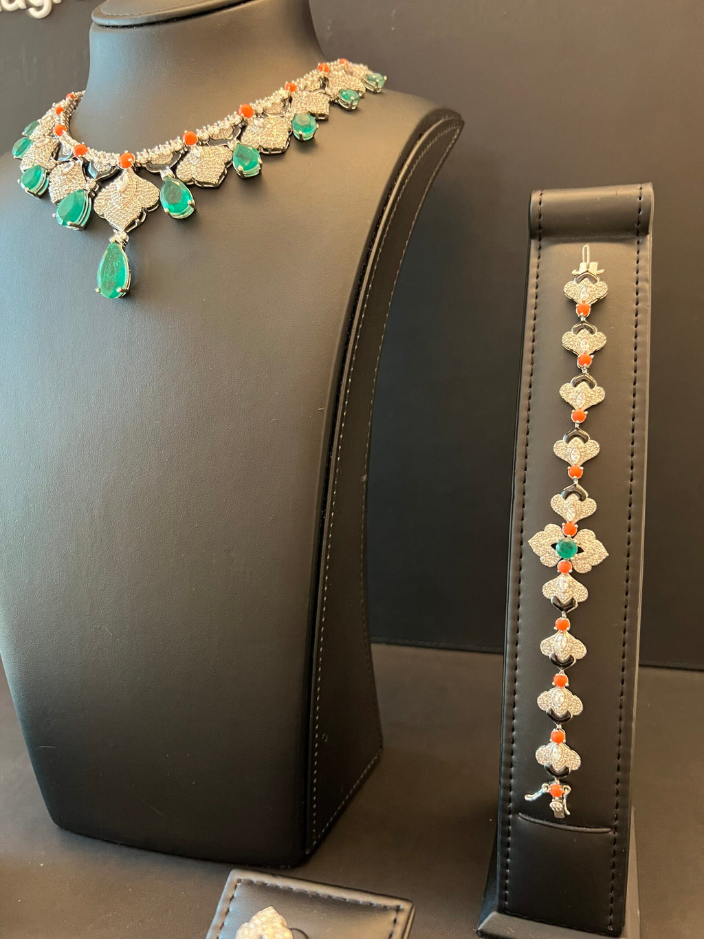 RAWAN | GREEN & ORANGE