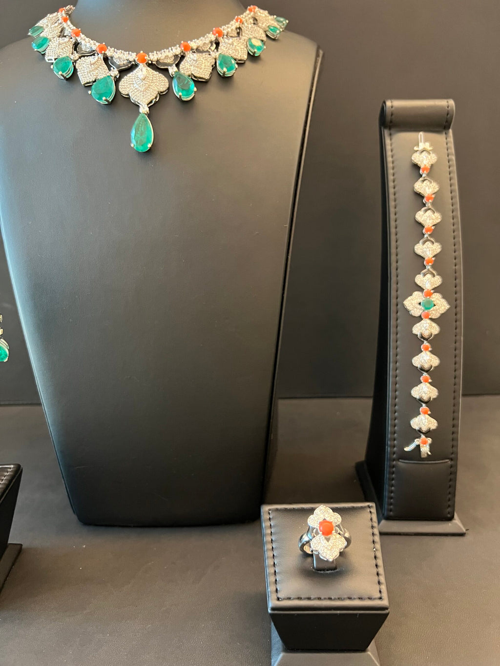 RAWAN | GREEN & ORANGE