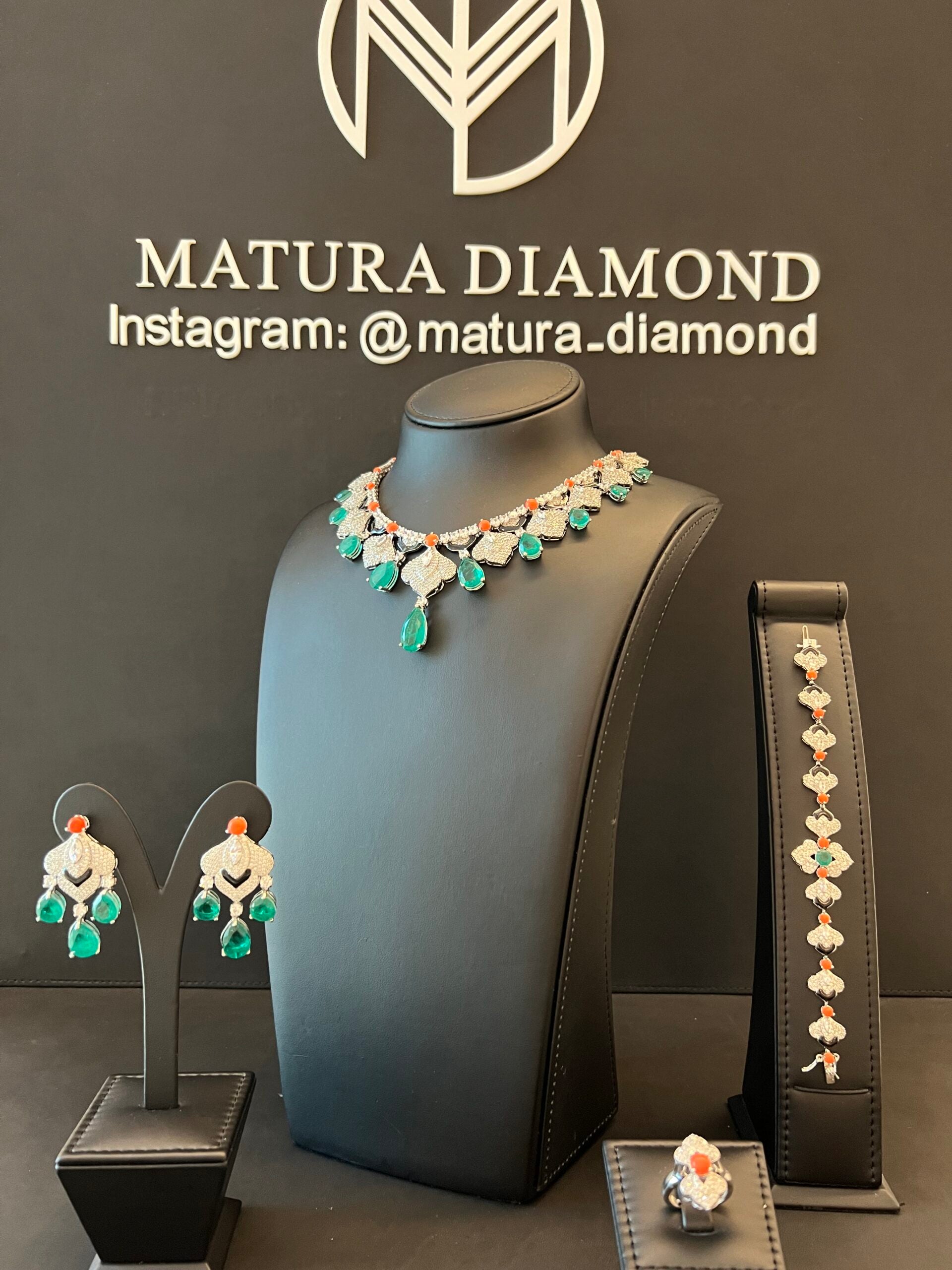 RAWAN | GREEN & ORANGE