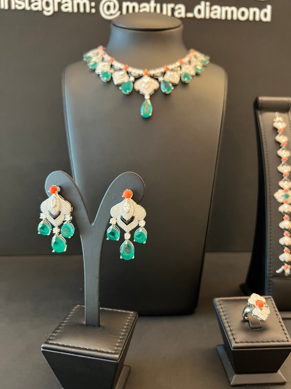 RAWAN | GREEN & ORANGE