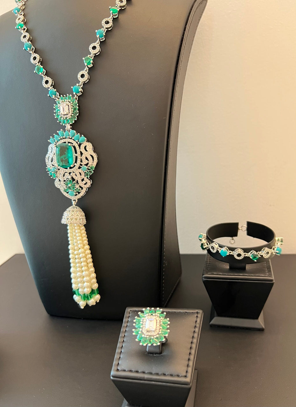 NOJOOD | TURQUOISE GREEN PEARLS