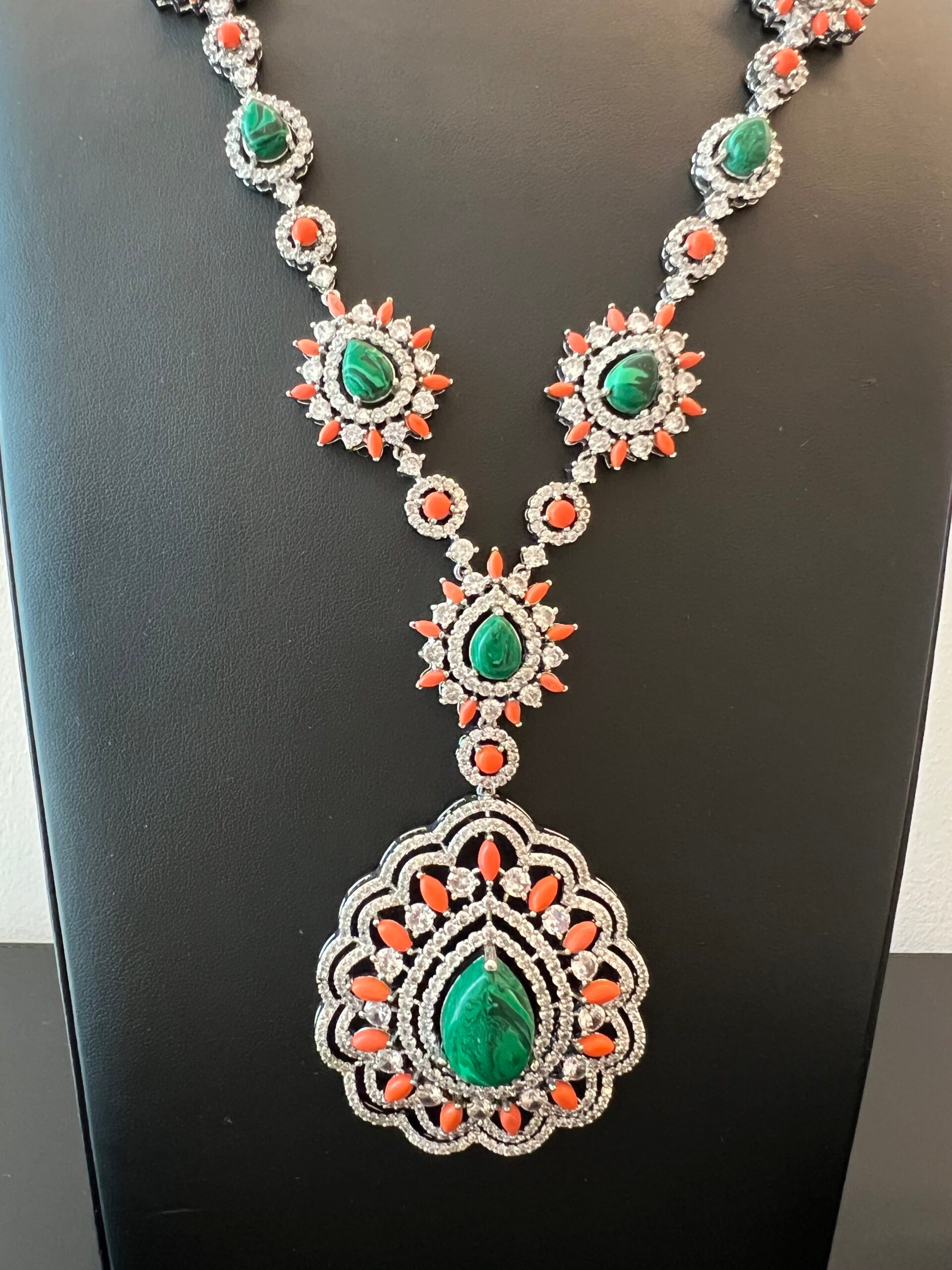 MZNA | GREEN & ORANGE