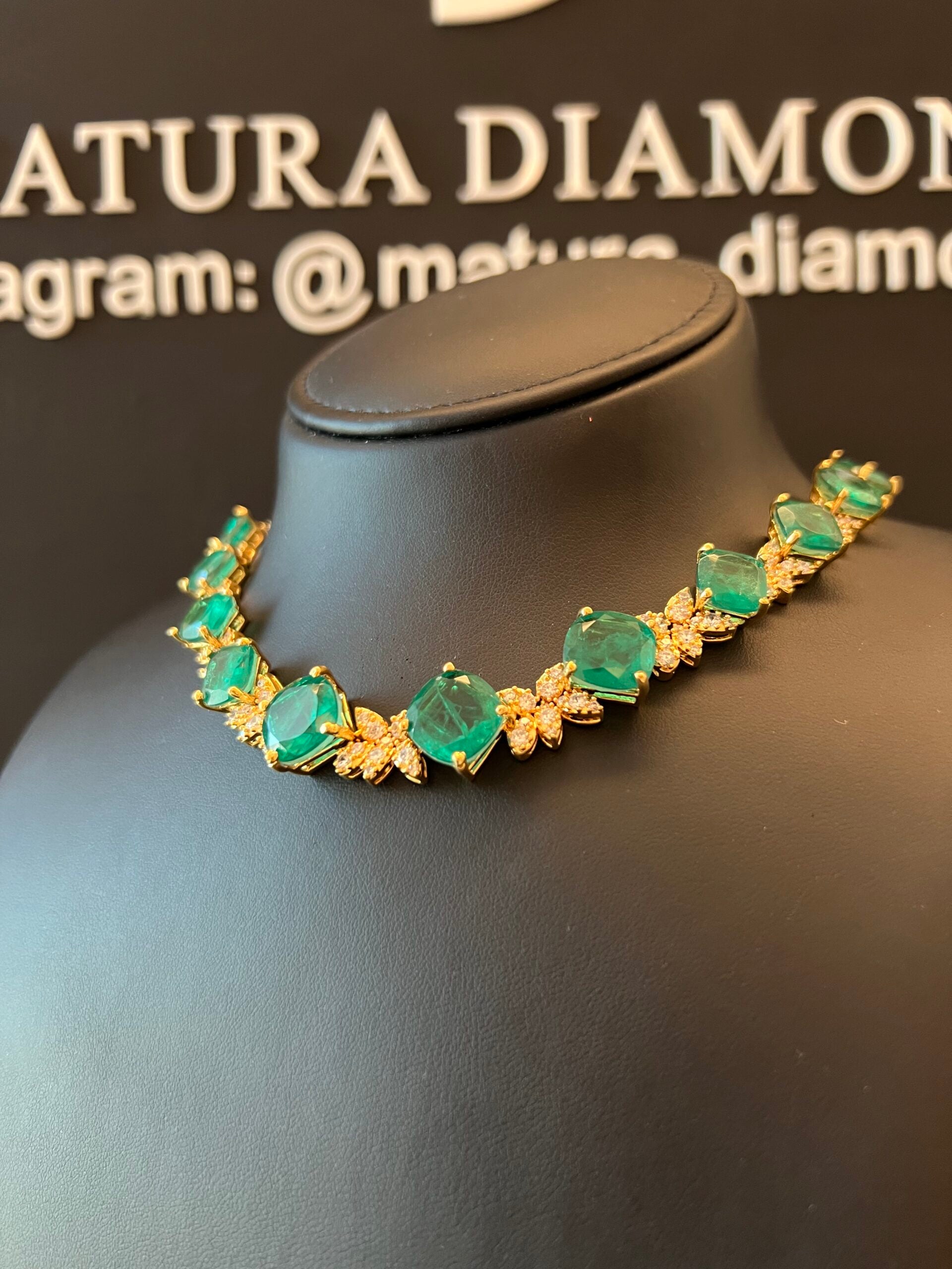 LOJAIN | GREEN & GOLDEN