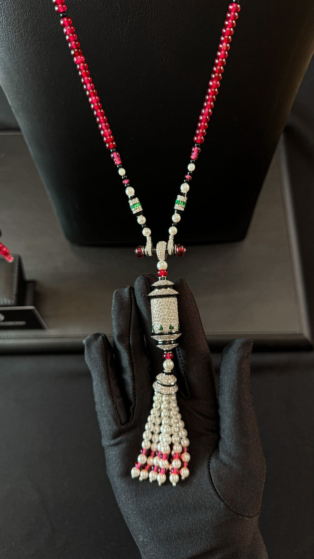 ALSUYOH | PEARLS & RED & BLACK