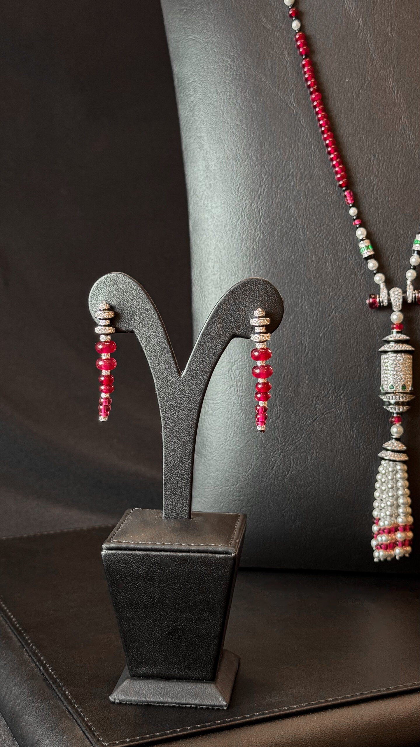 ALSUYOH | PEARLS & RED & BLACK